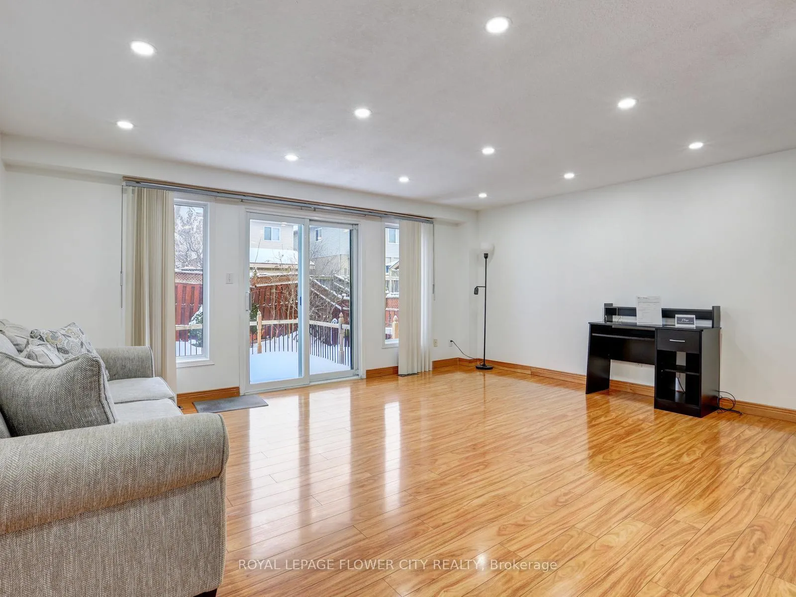 Photo 16 of 128 Donnenwerth Drive, Kitchener — HOMEH