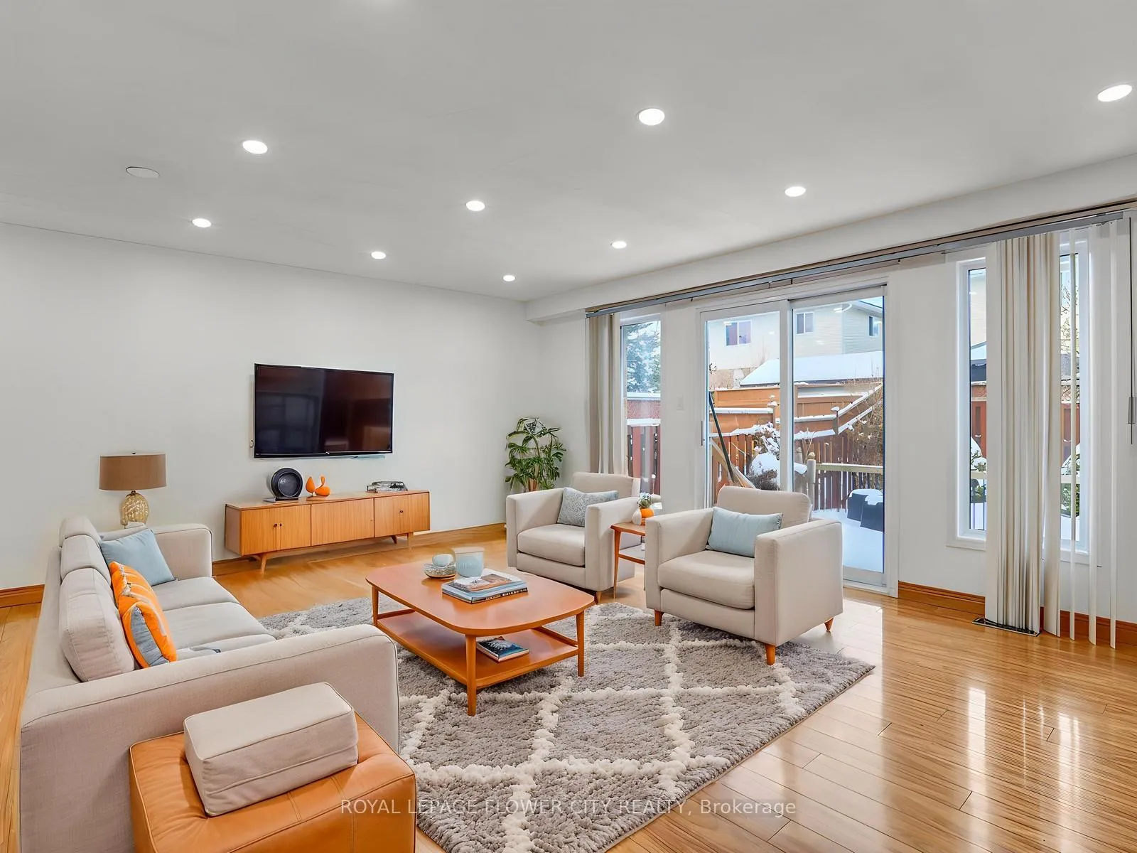 Photo 17 of 128 Donnenwerth Drive, Kitchener — HOMEH