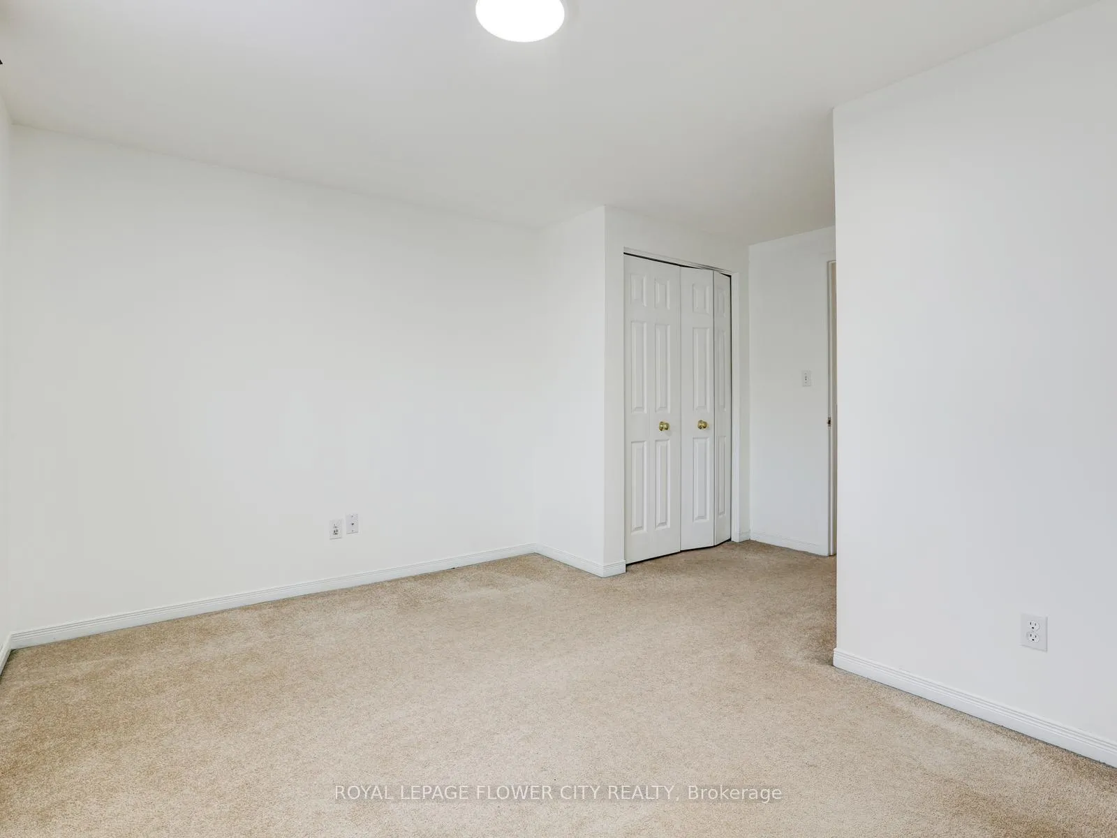 Photo 22 of 128 Donnenwerth Drive, Kitchener — HOMEH
