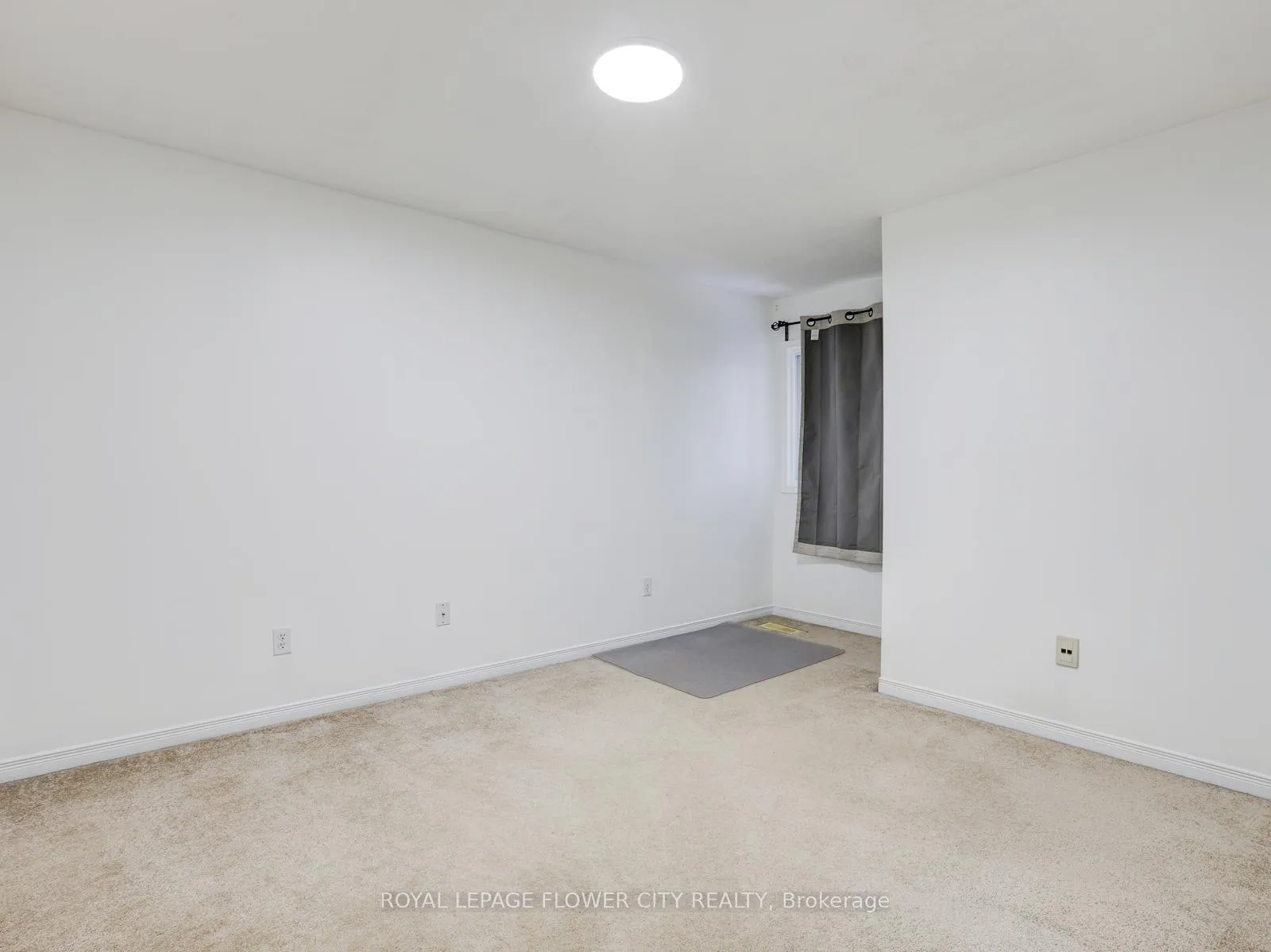 Photo 25 of 128 Donnenwerth Drive, Kitchener — HOMEH
