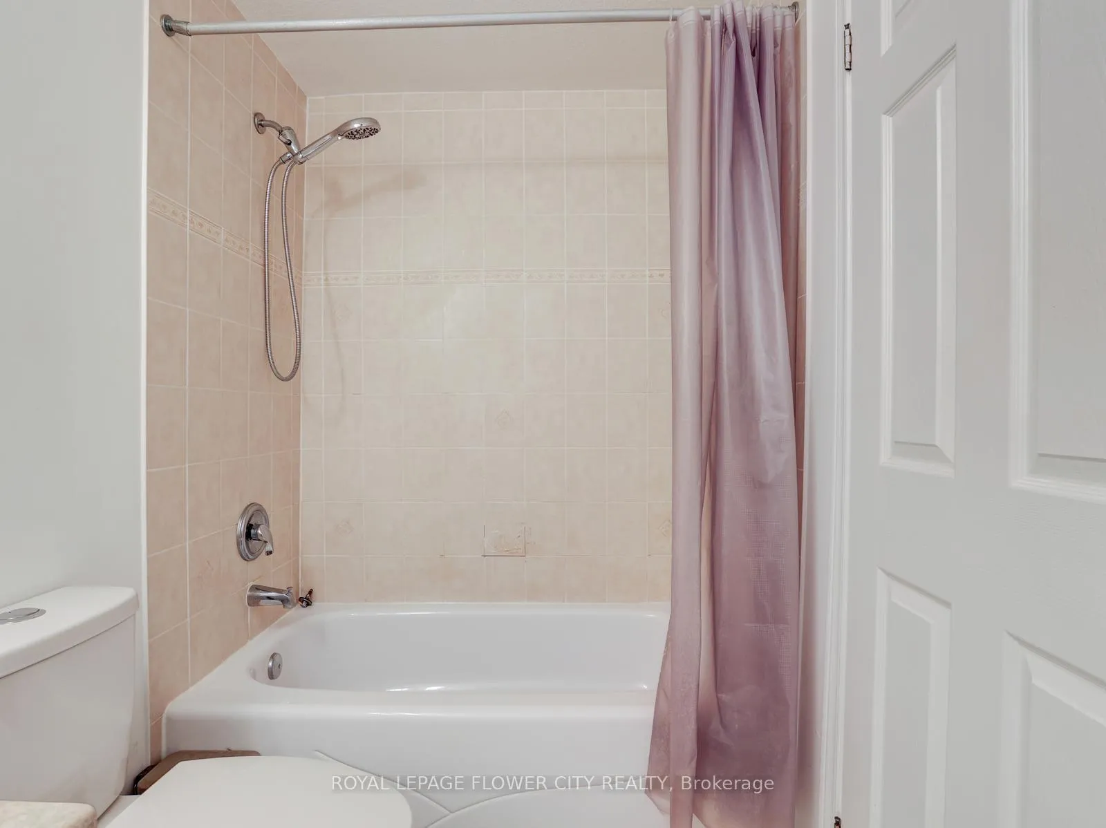 Photo 30 of 128 Donnenwerth Drive, Kitchener — HOMEH