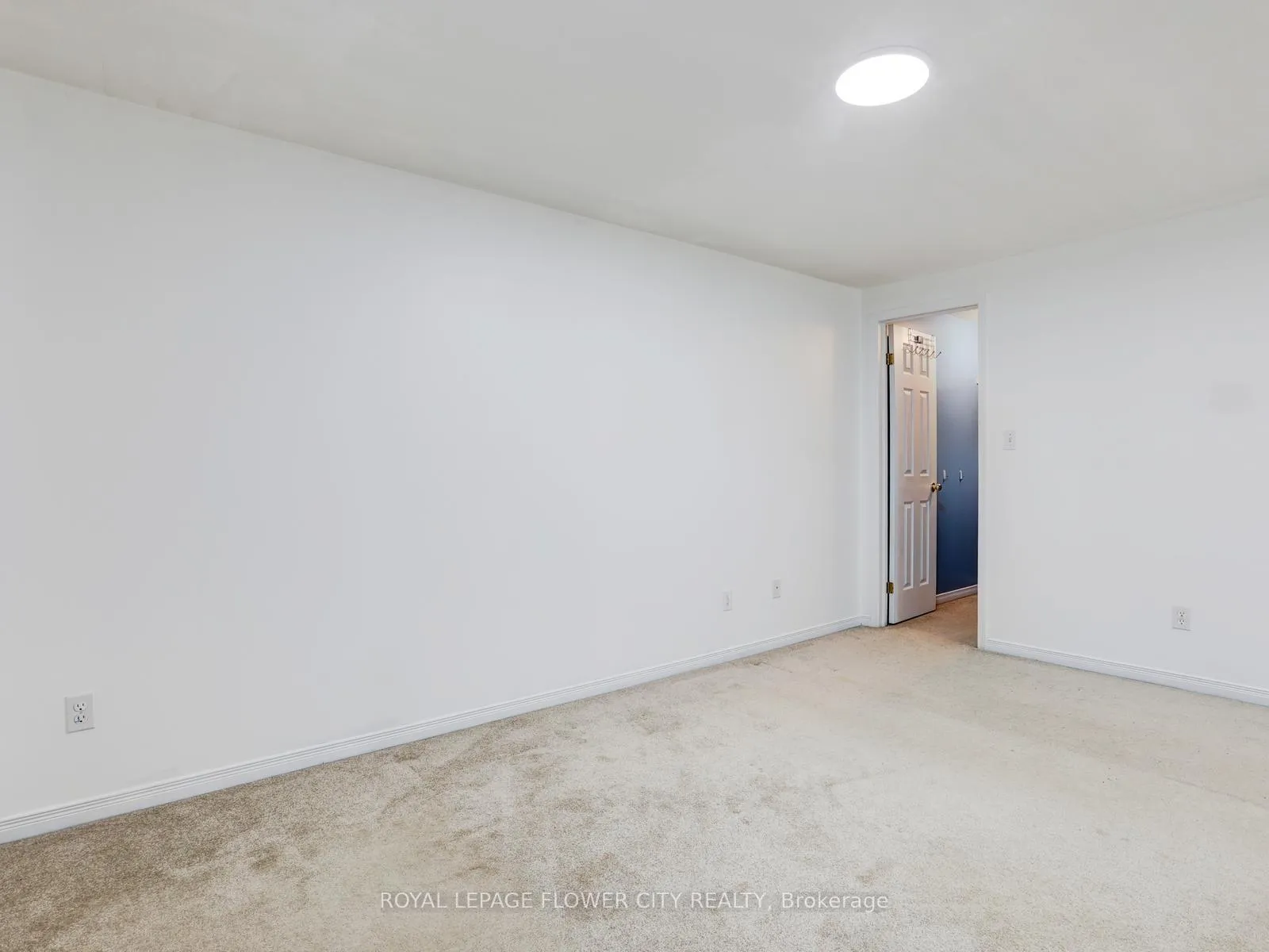 Photo 35 of 128 Donnenwerth Drive, Kitchener — HOMEH