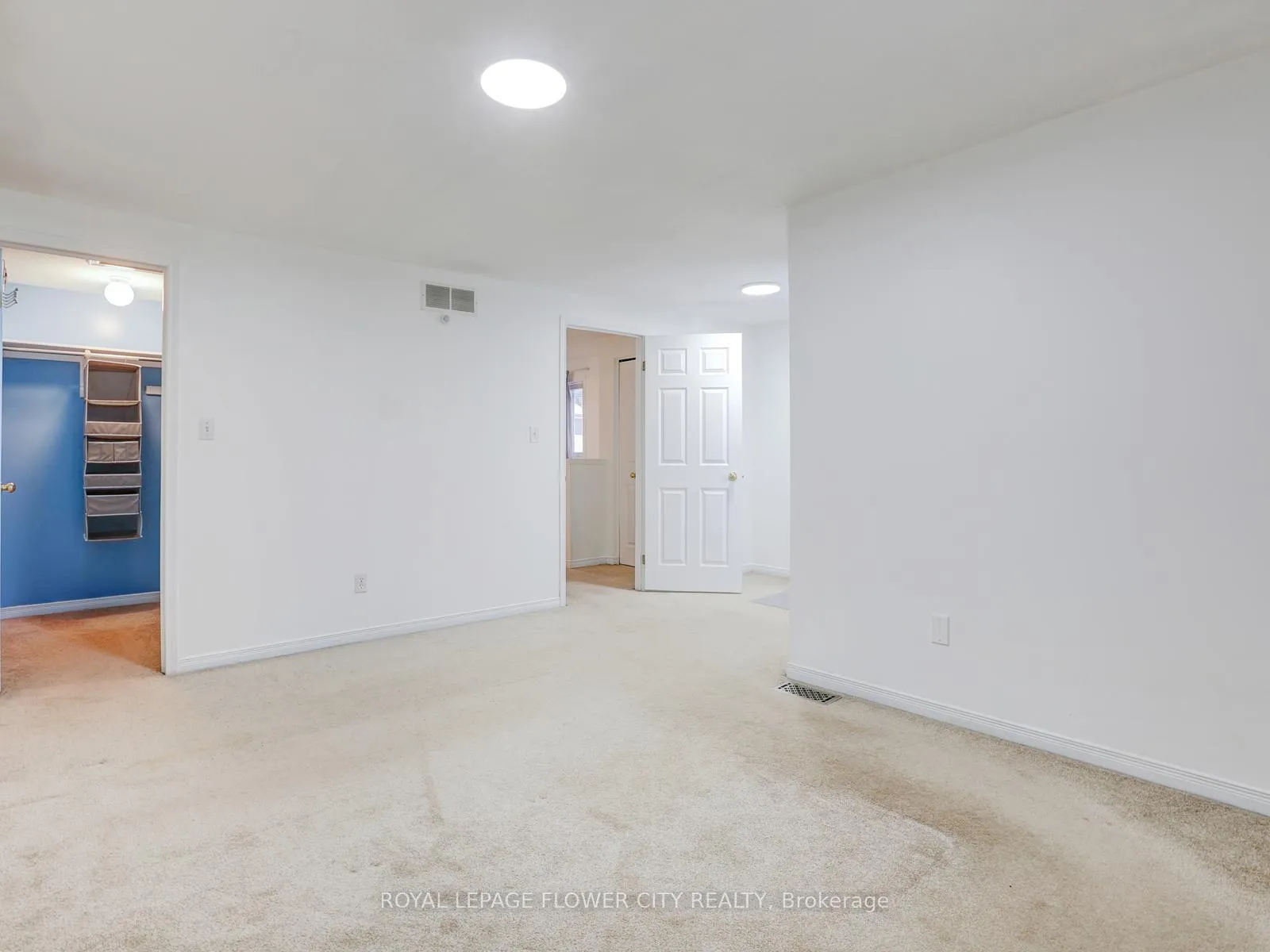 Photo 36 of 128 Donnenwerth Drive, Kitchener — HOMEH