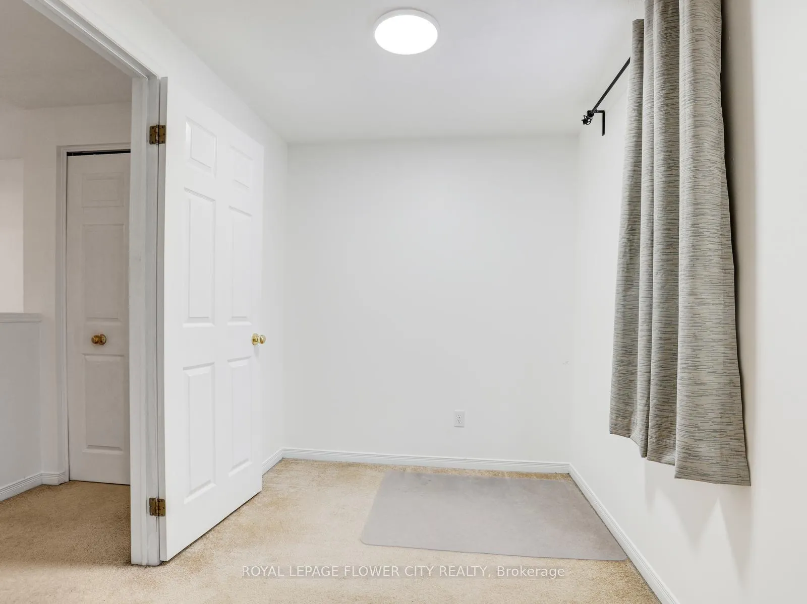 Photo 37 of 128 Donnenwerth Drive, Kitchener — HOMEH