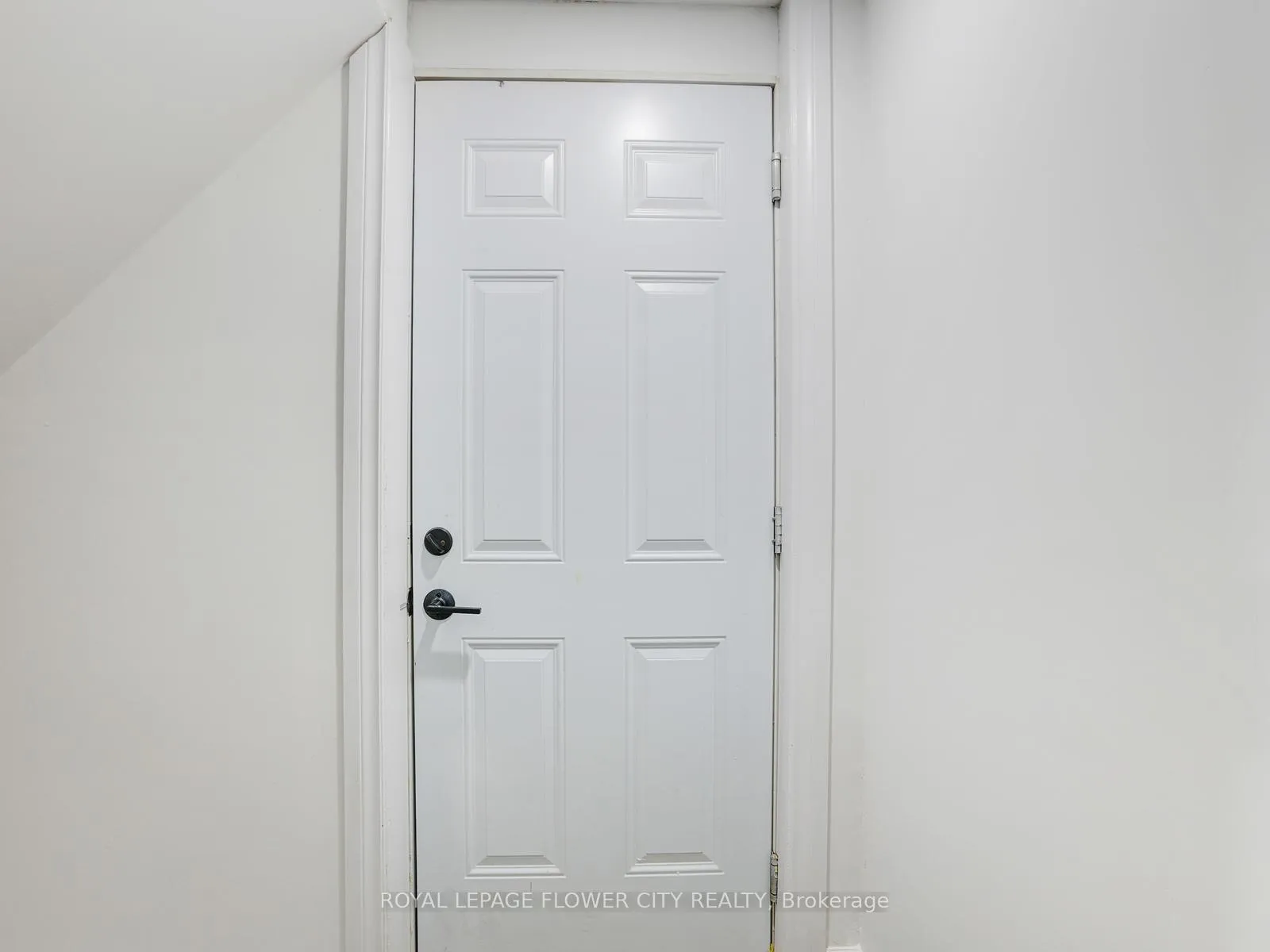 Photo 39 of 128 Donnenwerth Drive, Kitchener — HOMEH