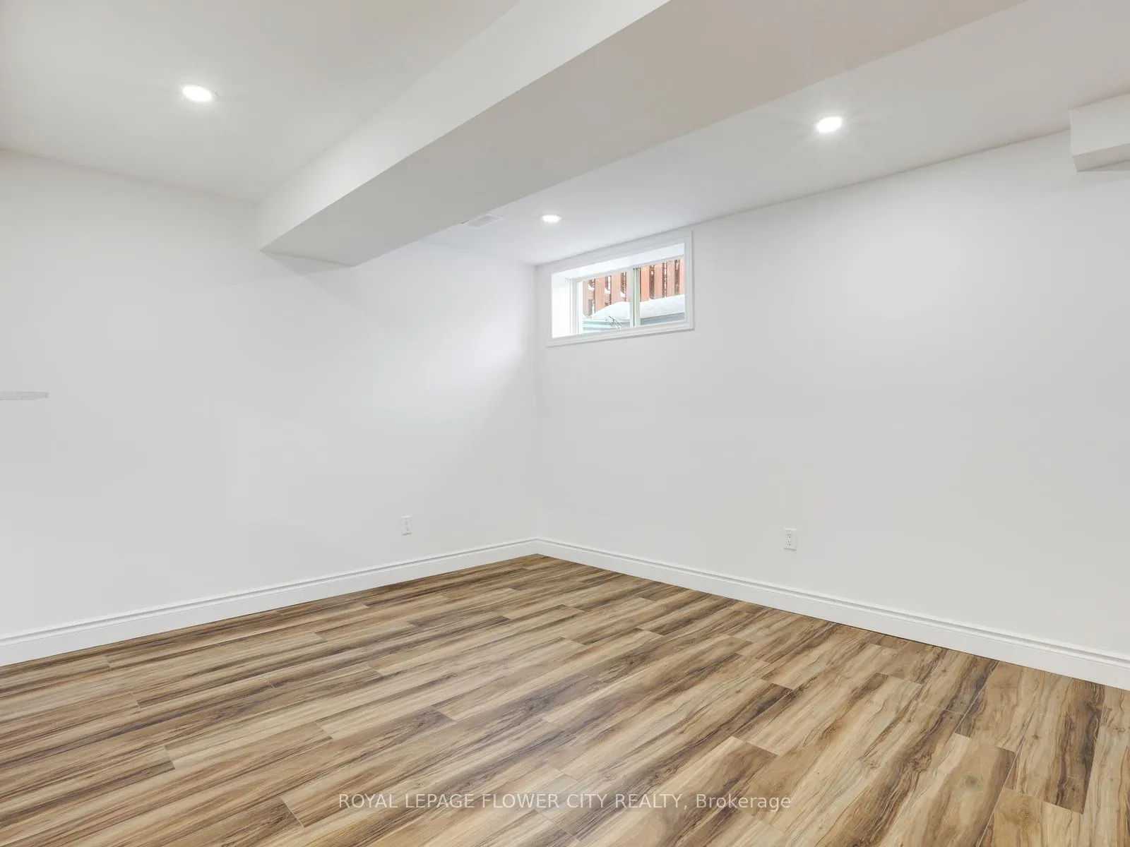 Photo 42 of 128 Donnenwerth Drive, Kitchener — HOMEH