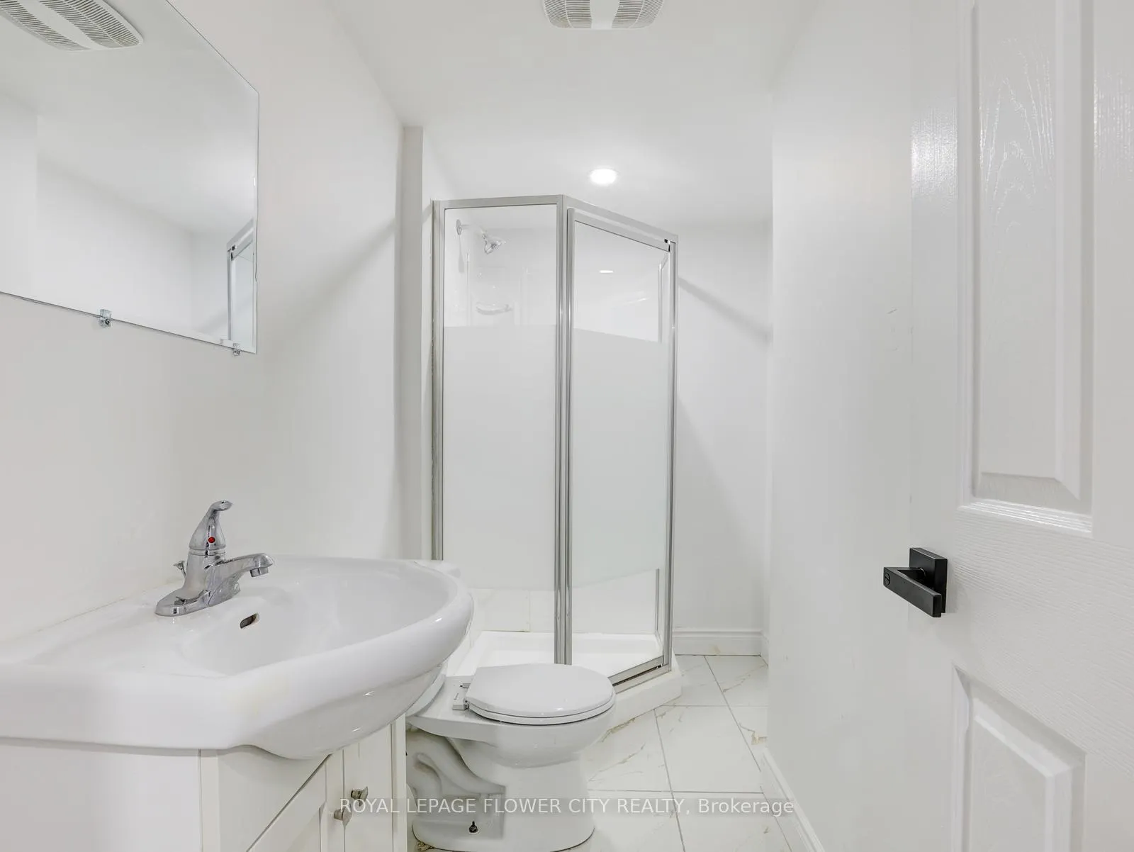 Photo 46 of 128 Donnenwerth Drive, Kitchener — HOMEH