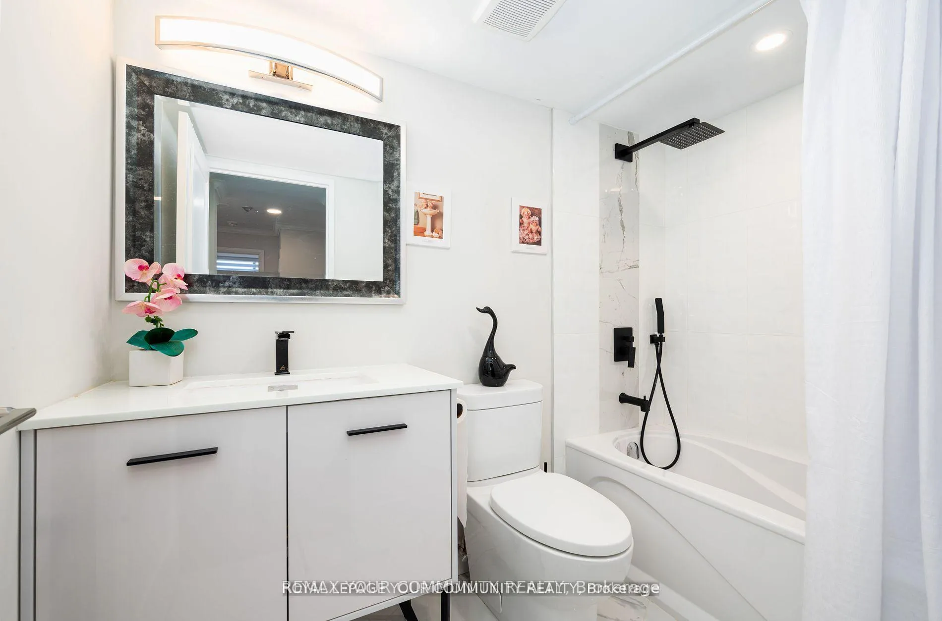 Photo 17 of Unit 1601, 7601 Bathurst Street, Vaughan, Crestwood-Springfarm-Yorkhill — HOMEH