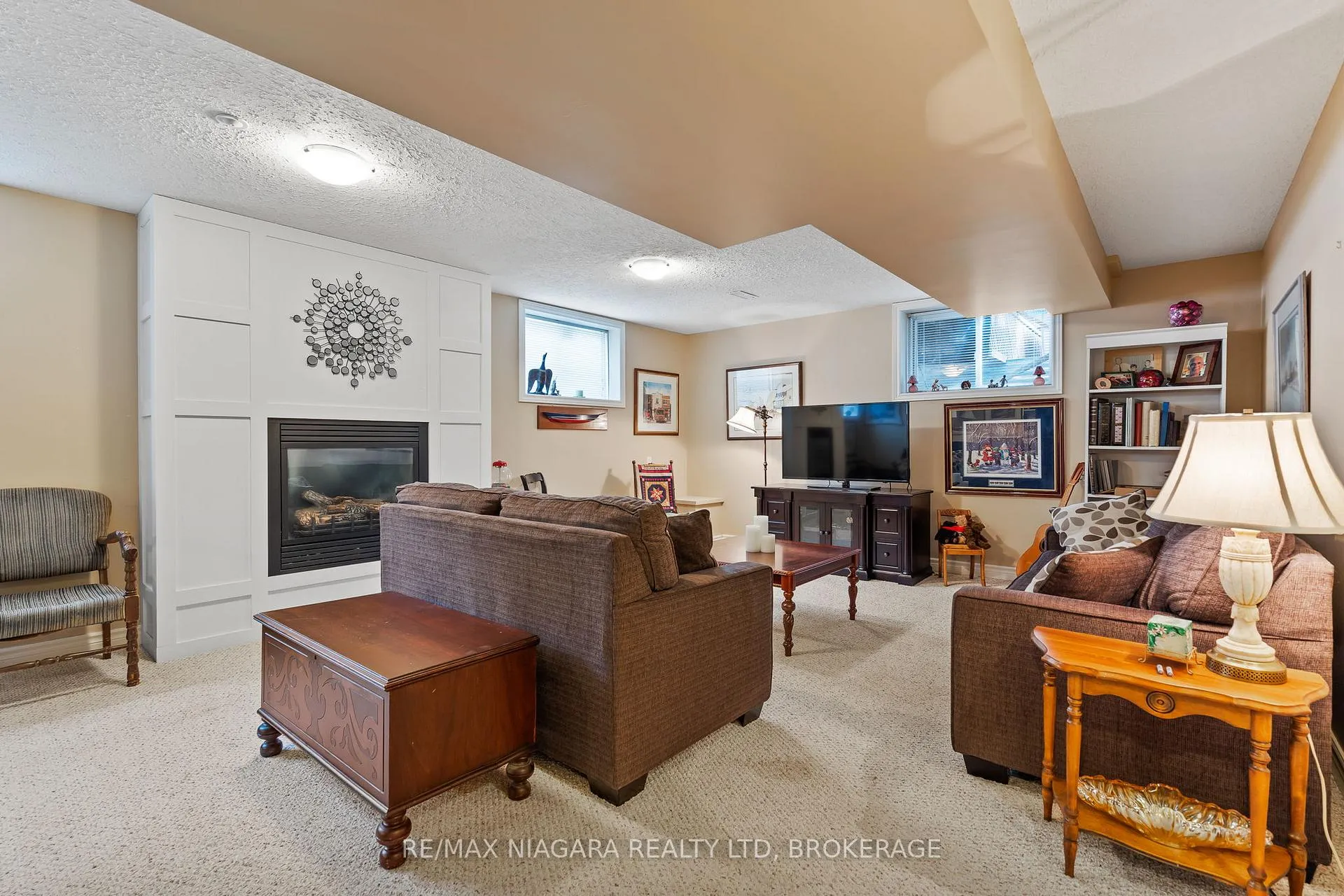 Photo 22 of 21 Willowlanding Court, Welland, N. Welland — HOMEH