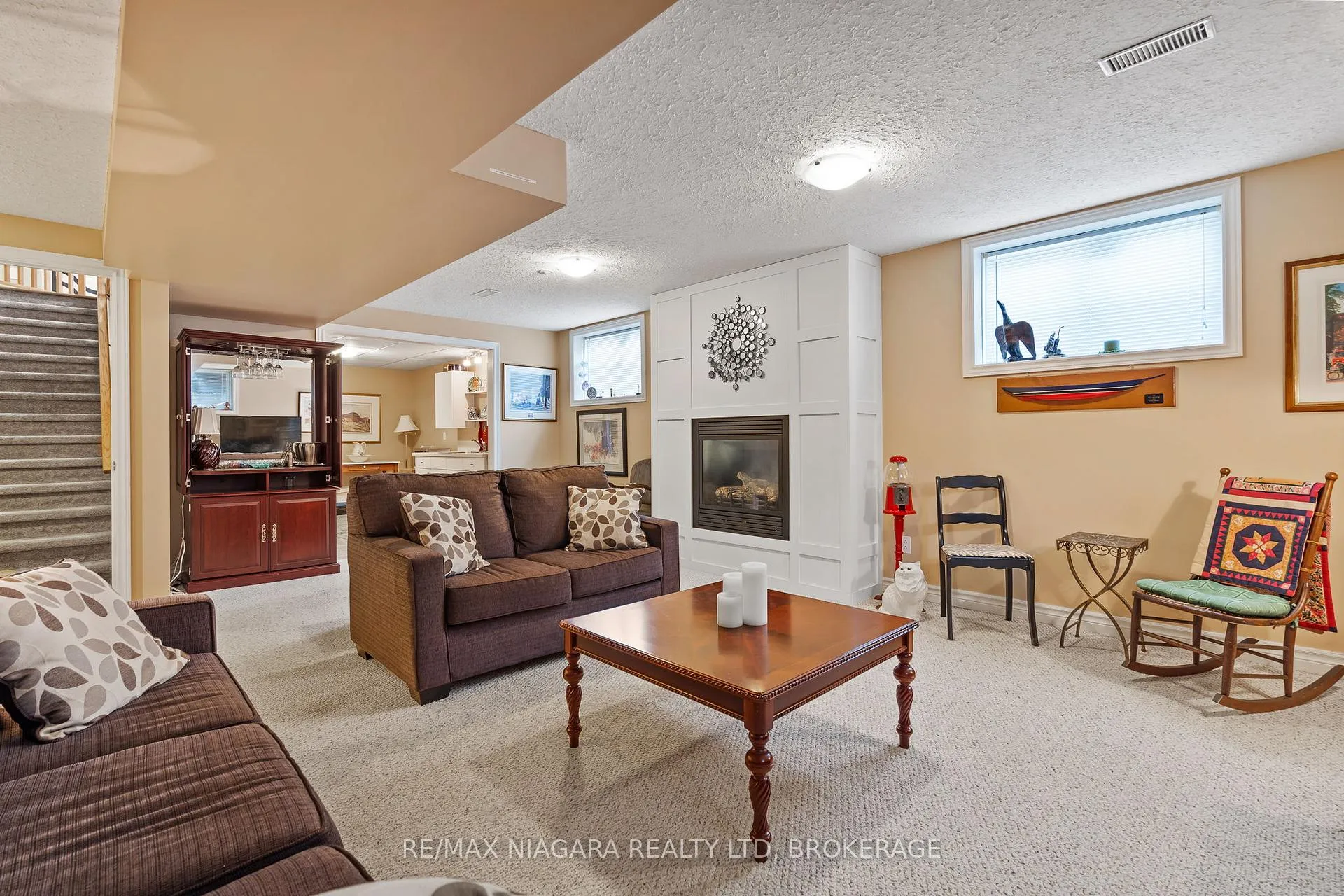 Photo 24 of 21 Willowlanding Court, Welland, N. Welland — HOMEH