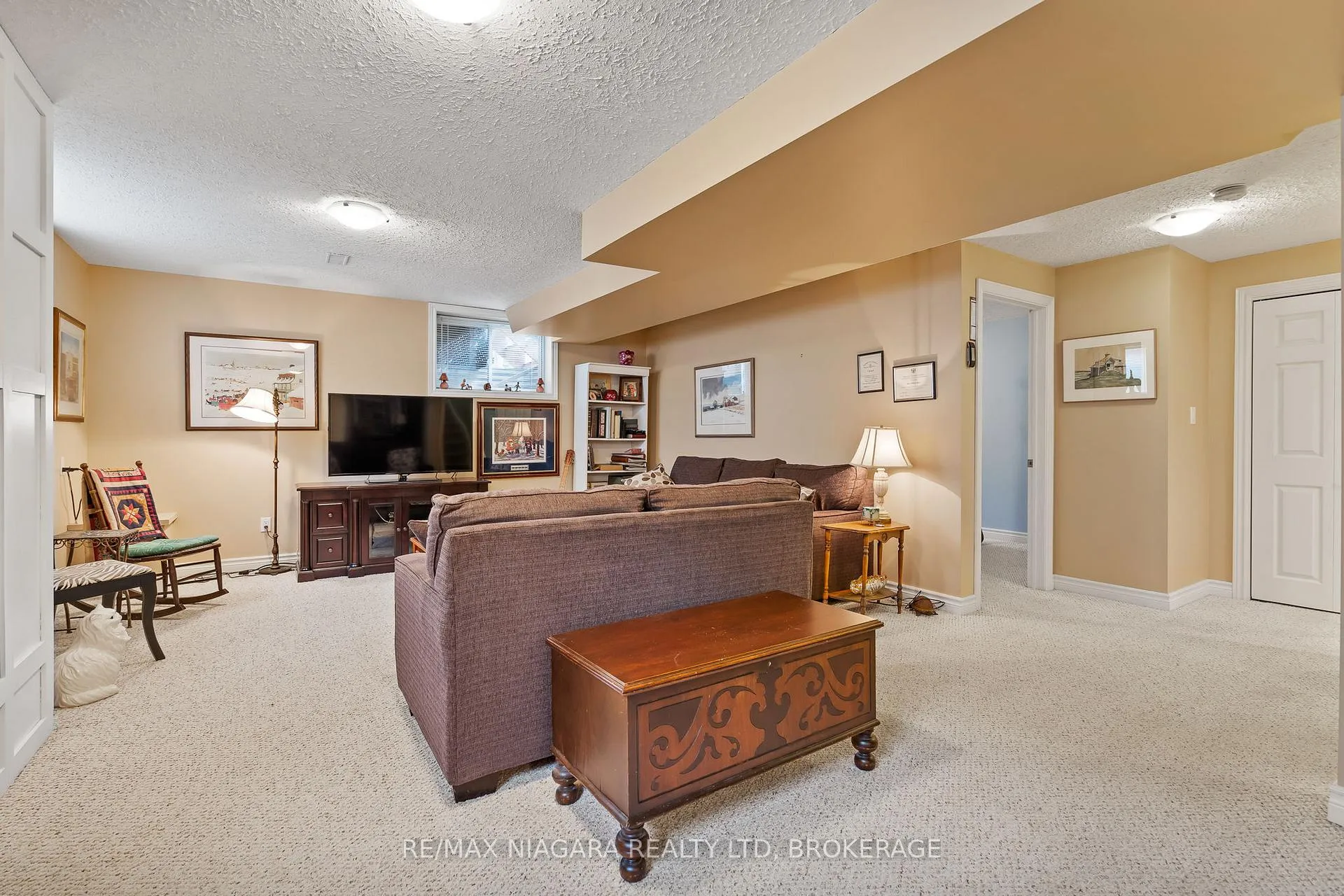 Photo 26 of 21 Willowlanding Court, Welland, N. Welland — HOMEH