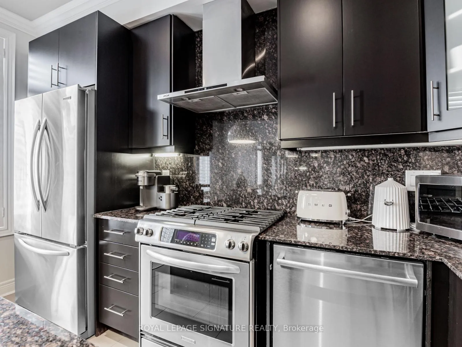 Photo 7 of 63 Ruby Lang Lane, Etobicoke, Mimico — HOMEH
