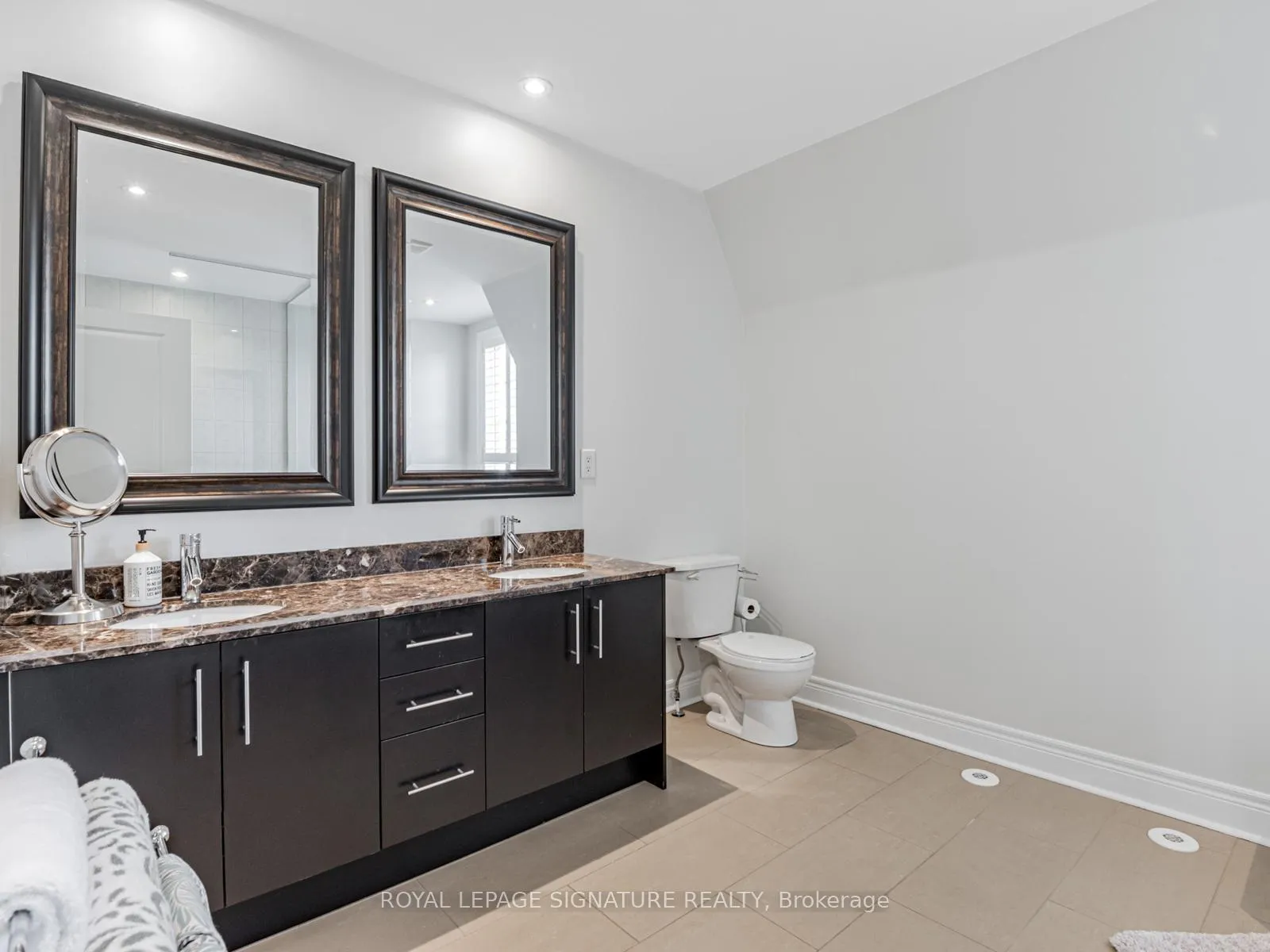 Photo 24 of 63 Ruby Lang Lane, Etobicoke, Mimico — HOMEH