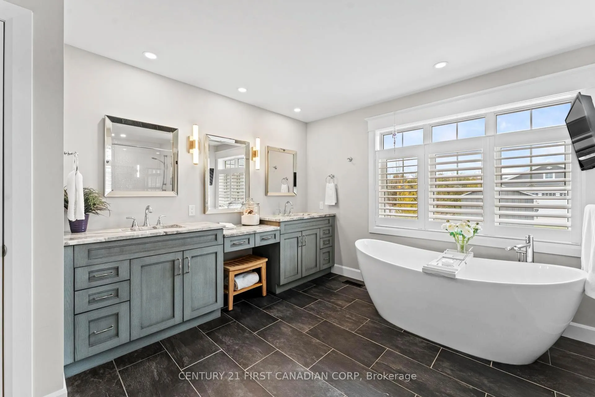 Photo 13 of 96 Tuyll Street, Bluewater, Bayfield — HOMEH