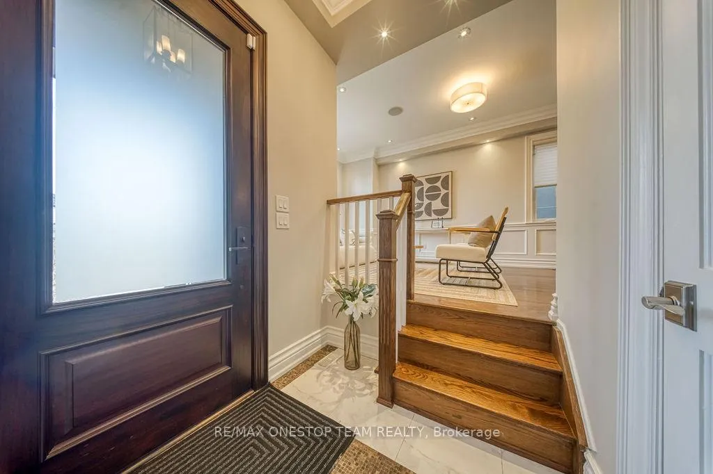 Photo 3 of 51 Jedburgh Road, Toronto, Lawrence Park North — HOMEH