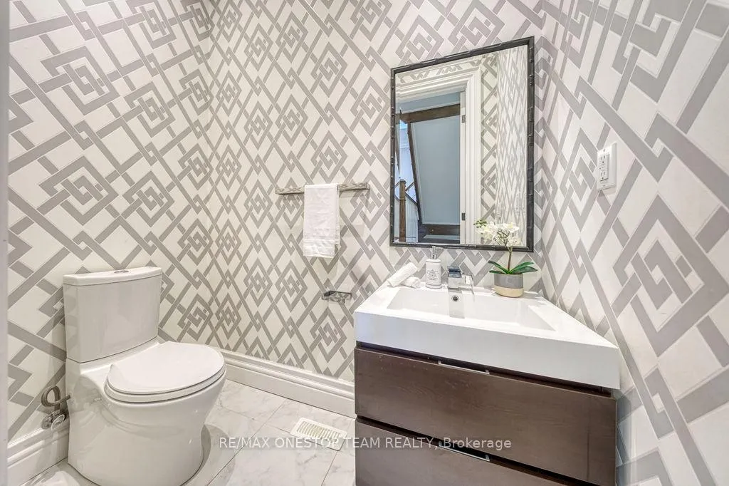 Photo 21 of 51 Jedburgh Road, Toronto, Lawrence Park North — HOMEH