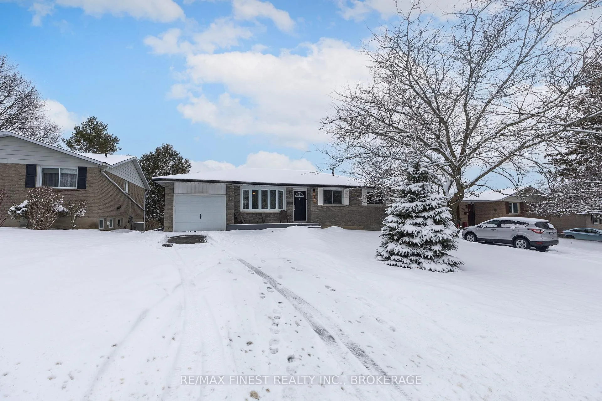 Photo 2 of 965 Lincoln Drive, Kingston, South of Taylor-Kidd Blvd — HOMEH