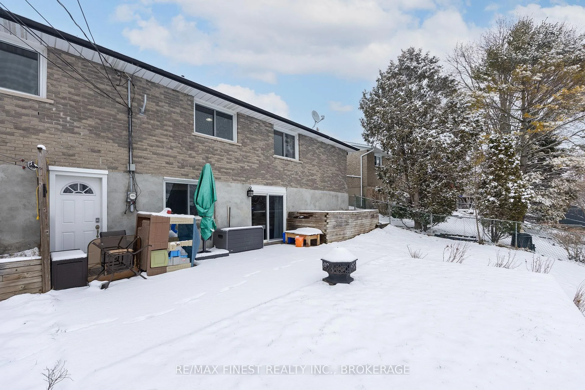 Photo 10 of 965 Lincoln Drive, Kingston, South of Taylor-Kidd Blvd — HOMEH