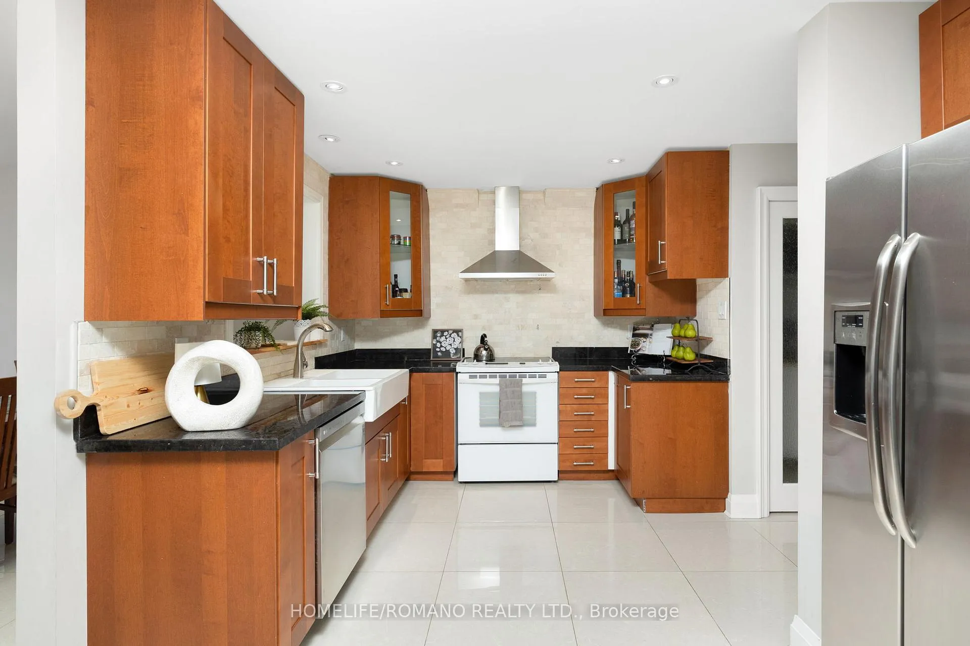 Photo 4 of 36 Brougham Drive, Vaughan, East Woodbridge — HOMEH