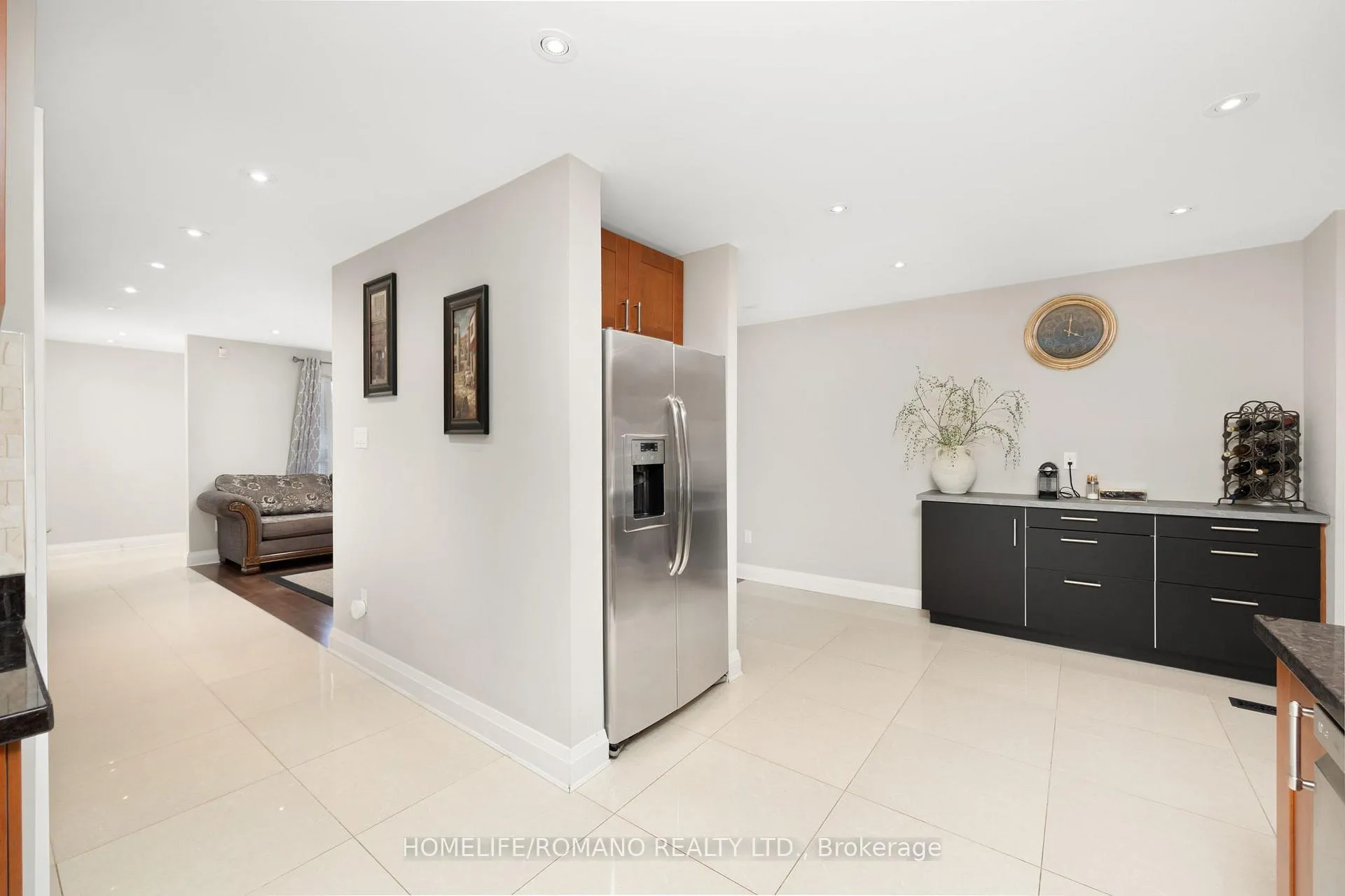 Photo 5 of 36 Brougham Drive, Vaughan, East Woodbridge — HOMEH