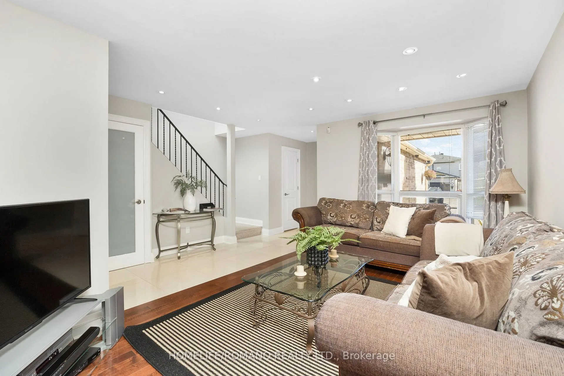 Photo 12 of 36 Brougham Drive, Vaughan, East Woodbridge — HOMEH