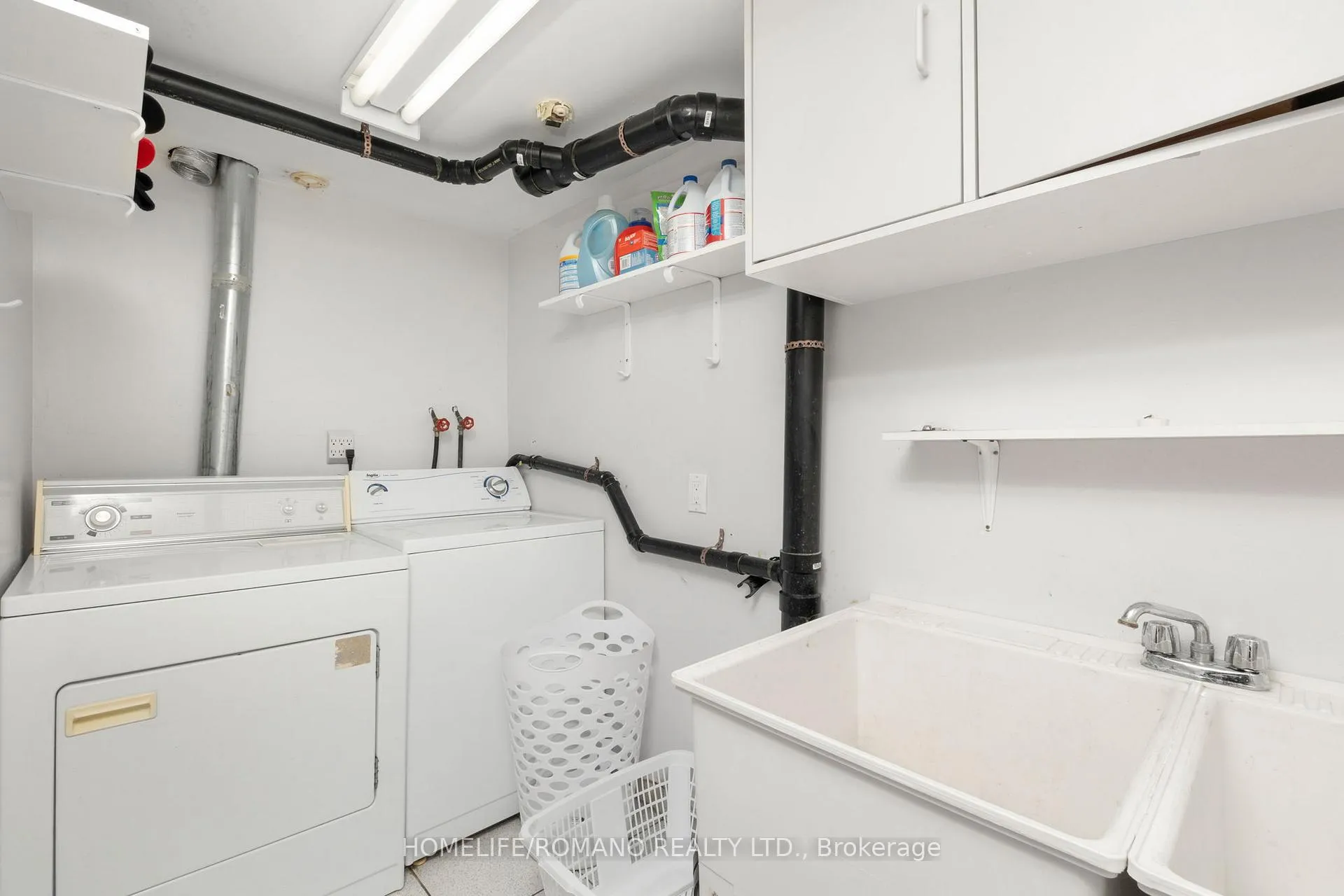 Photo 27 of 36 Brougham Drive, Vaughan, East Woodbridge — HOMEH