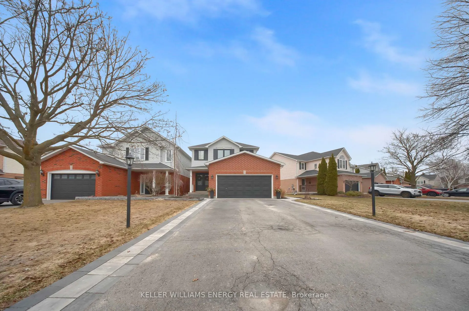 Photo 3 of 20 Hearthstone Crescent, Clarington, Courtice — HOMEH