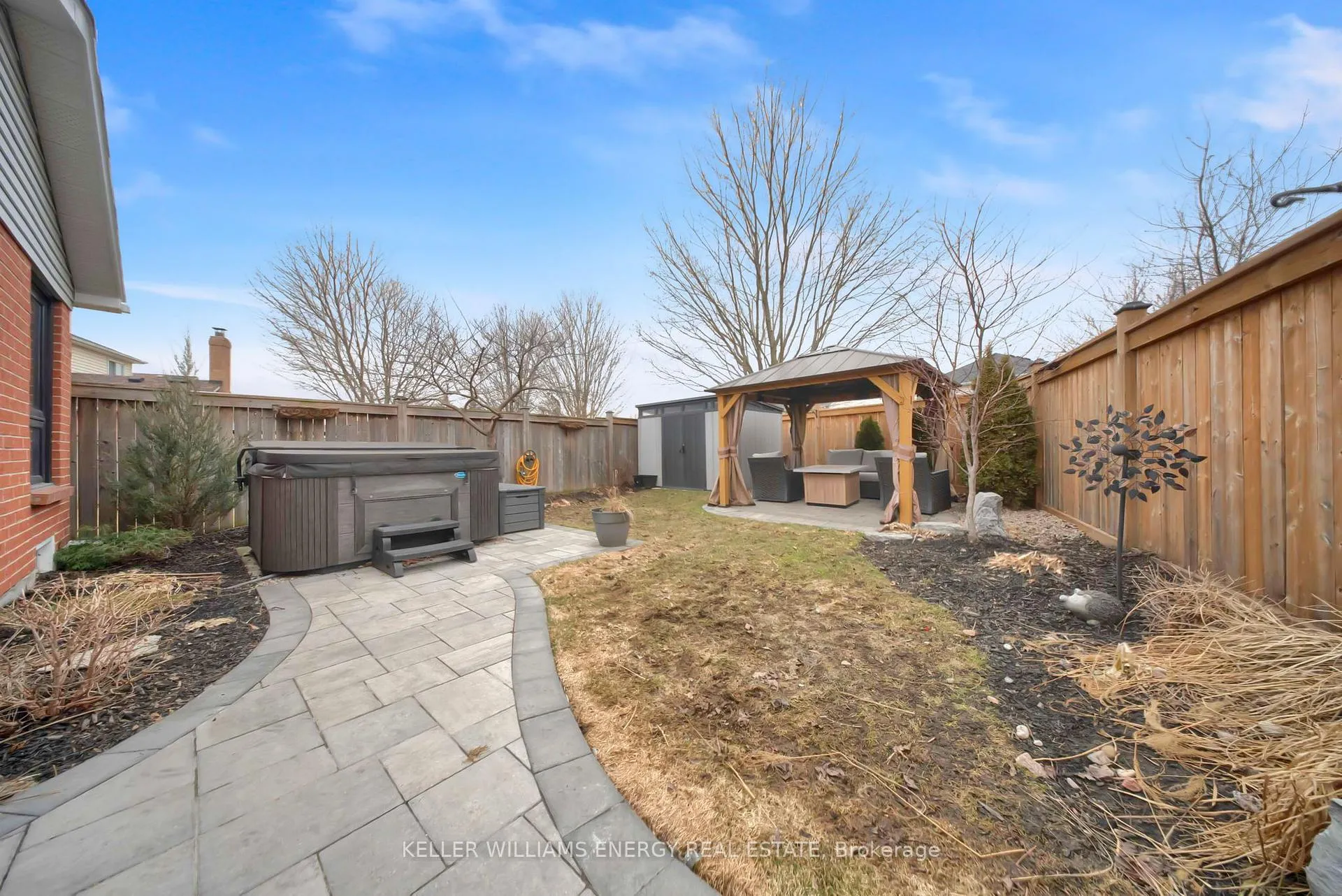 Photo 5 of 20 Hearthstone Crescent, Clarington, Courtice — HOMEH