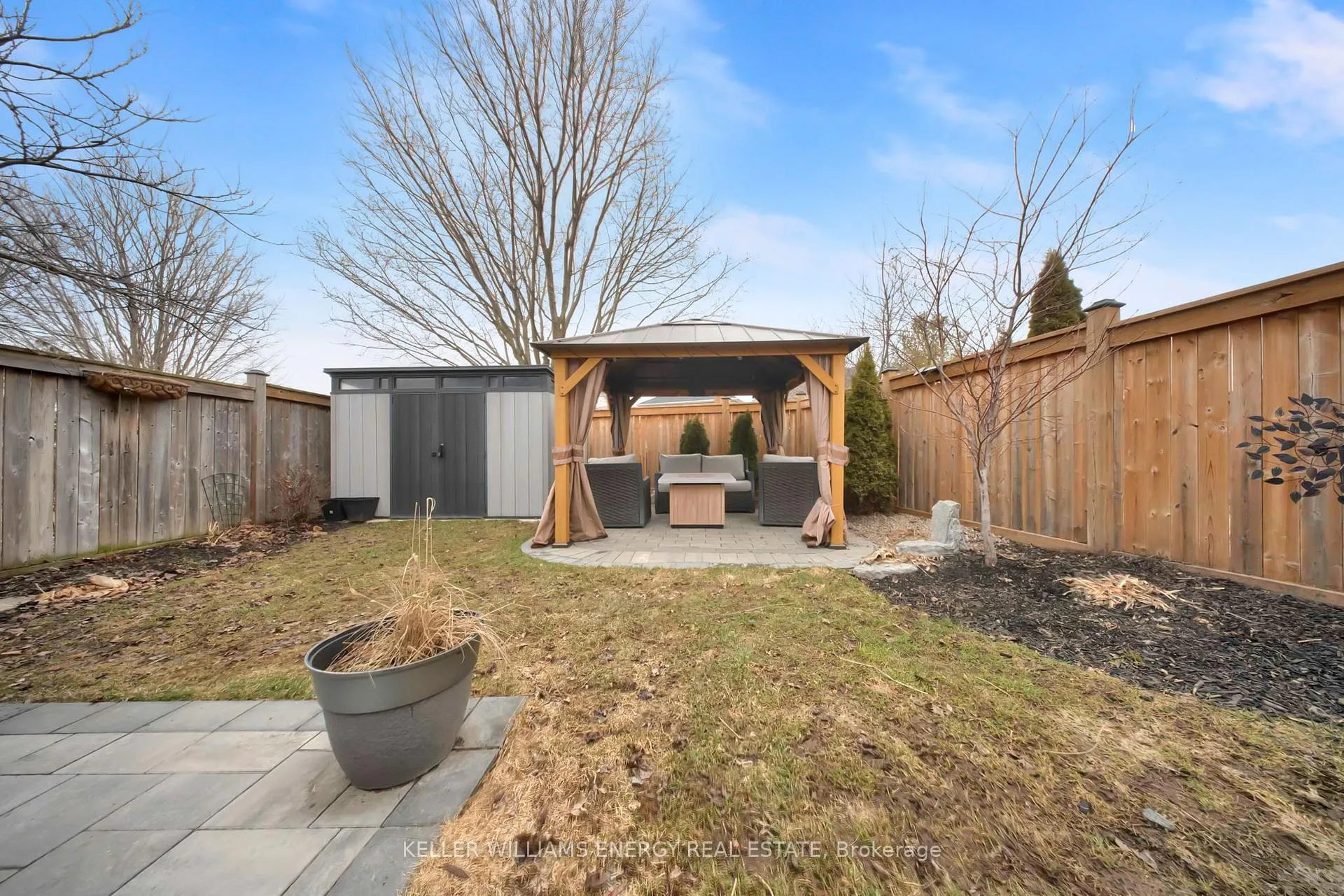 Photo 6 of 20 Hearthstone Crescent, Clarington, Courtice — HOMEH