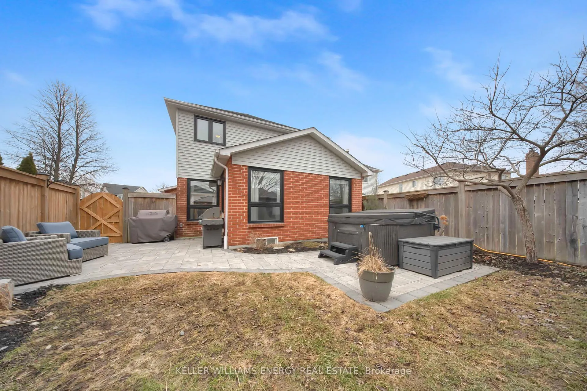 Photo 8 of 20 Hearthstone Crescent, Clarington, Courtice — HOMEH