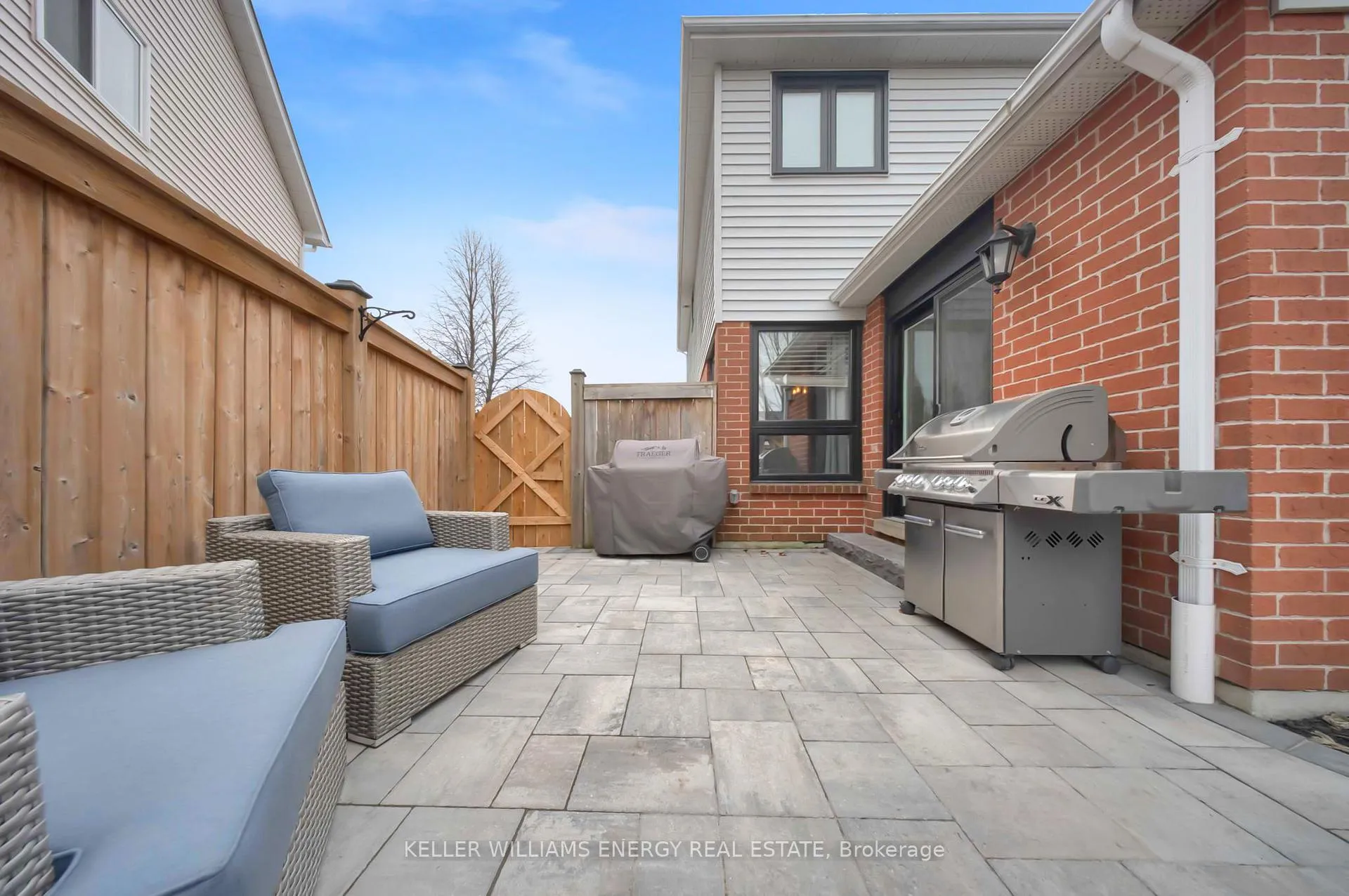 Photo 9 of 20 Hearthstone Crescent, Clarington, Courtice — HOMEH