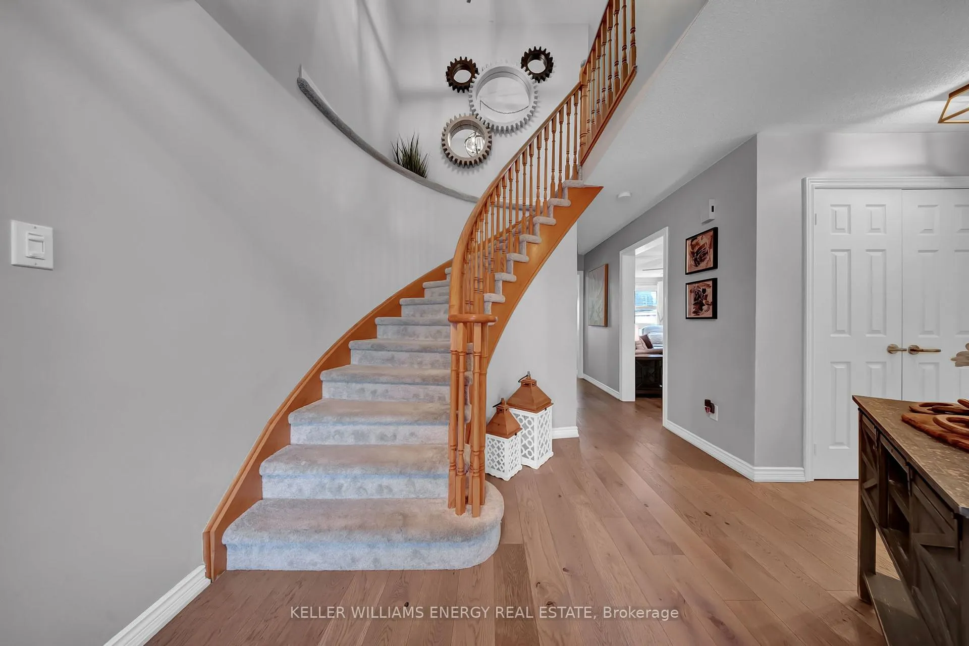 Photo 11 of 20 Hearthstone Crescent, Clarington, Courtice — HOMEH