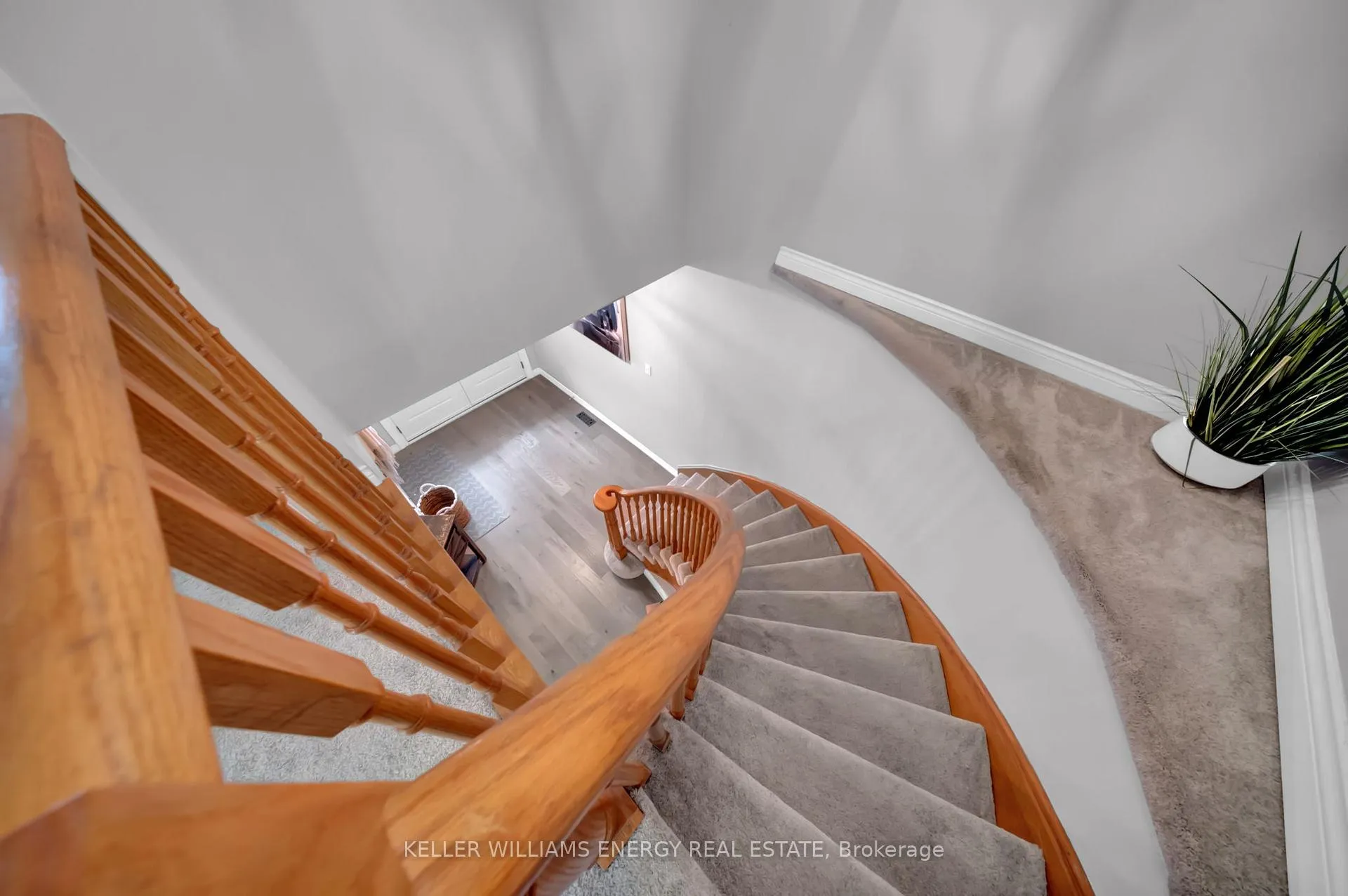 Photo 25 of 20 Hearthstone Crescent, Clarington, Courtice — HOMEH