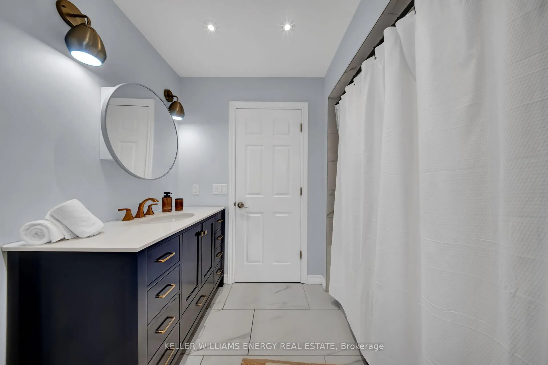 Photo 32 of 20 Hearthstone Crescent, Clarington, Courtice — HOMEH
