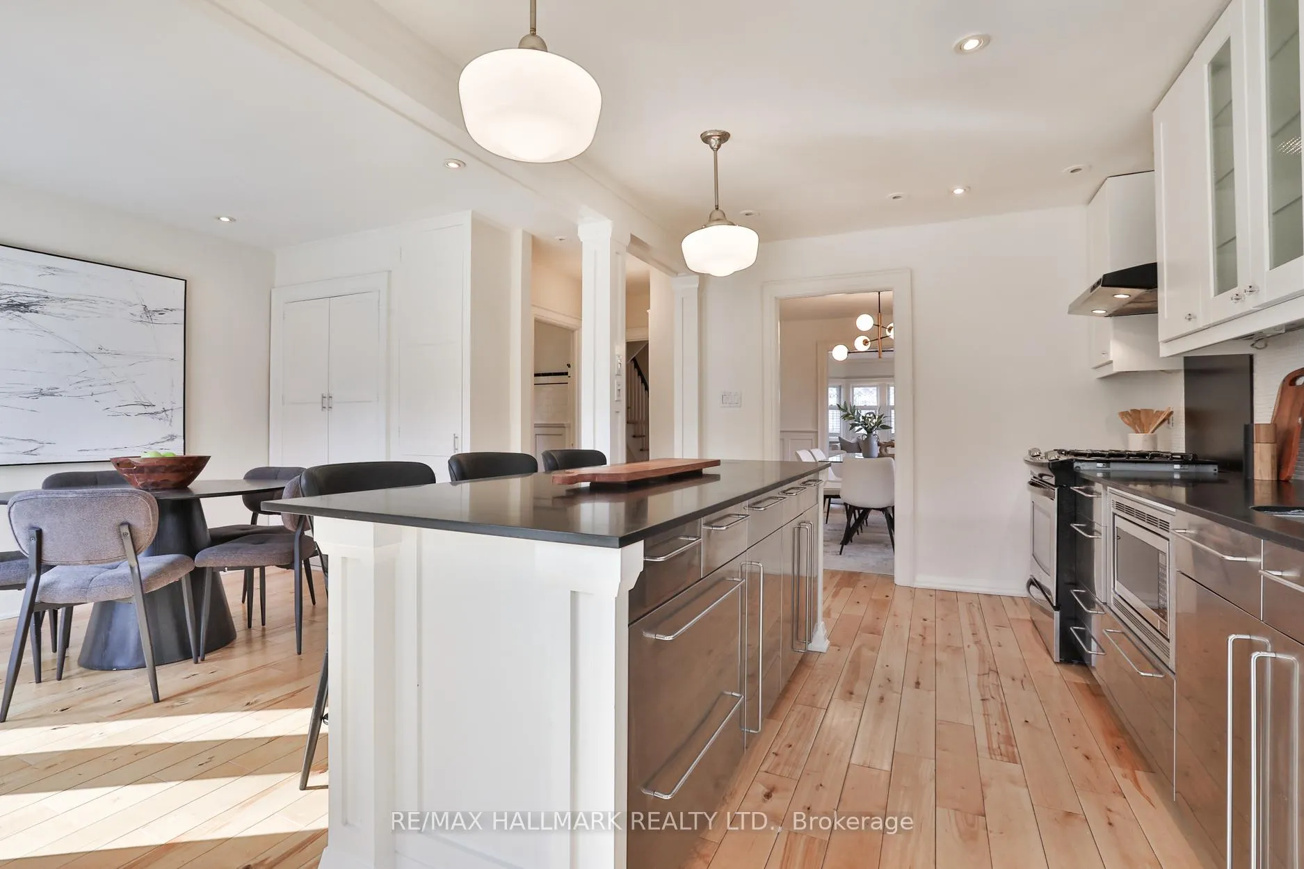 Photo 10 of 121 Castlewood Road, Toronto, Lawrence Park South — HOMEH