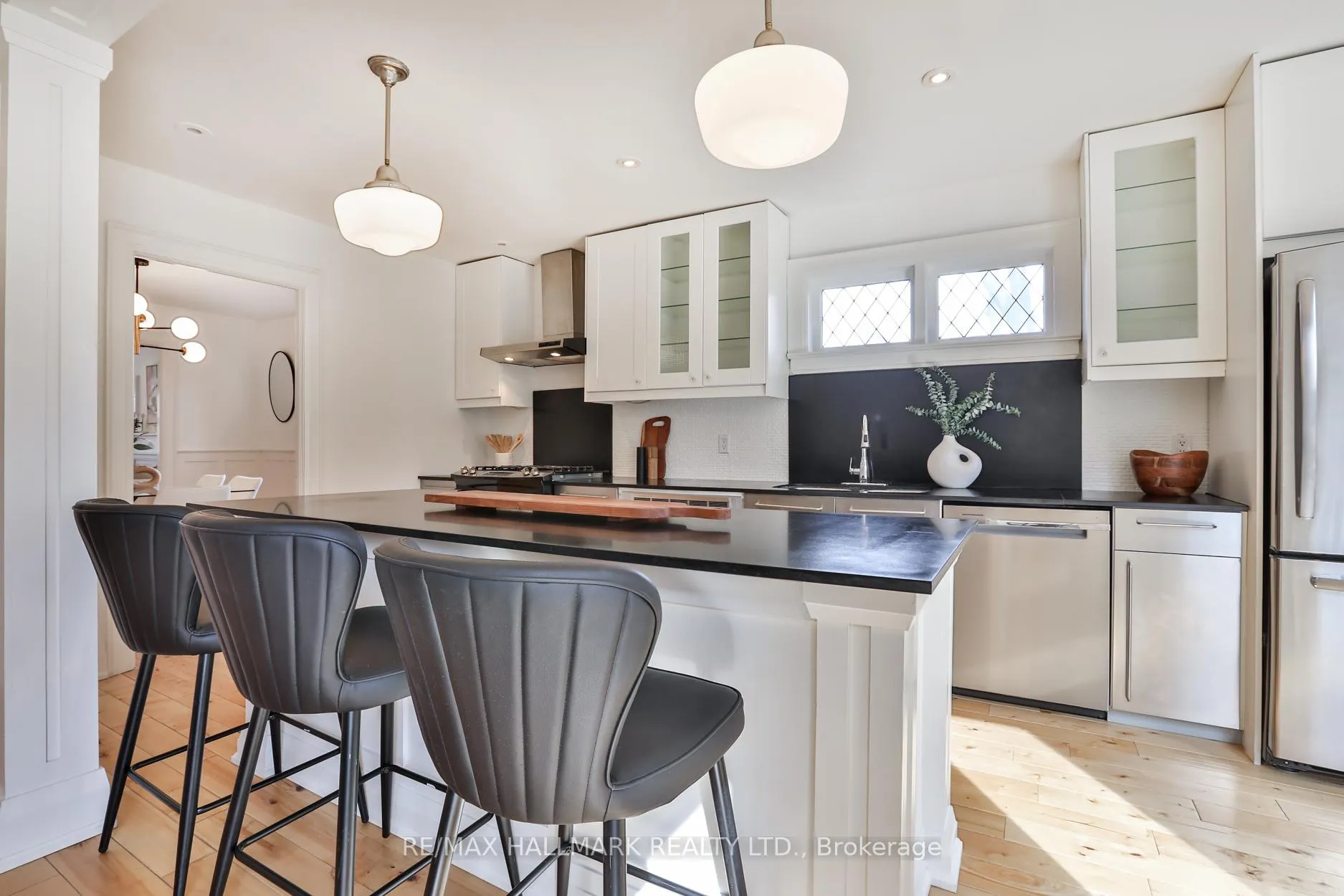 Photo 11 of 121 Castlewood Road, Toronto, Lawrence Park South — HOMEH