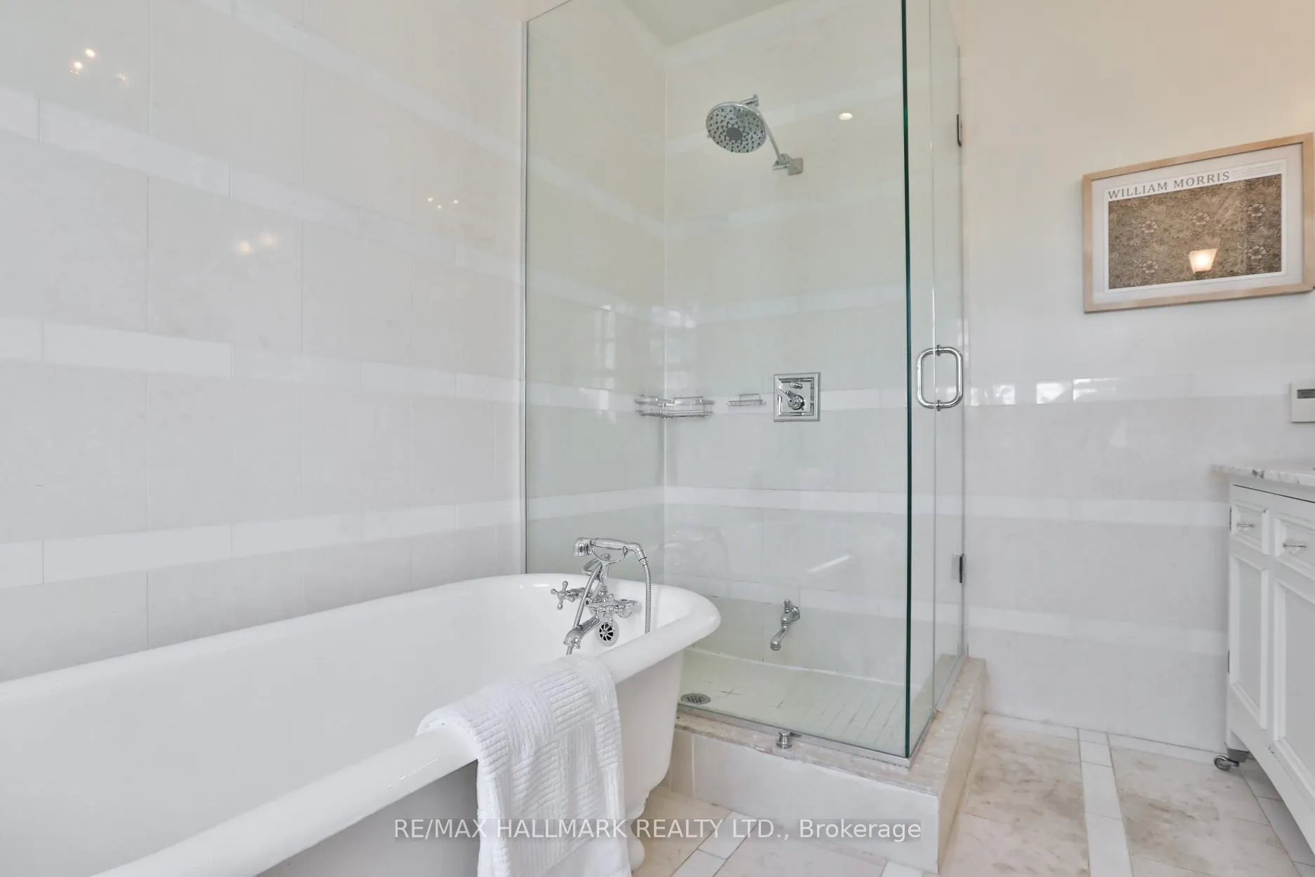 Photo 20 of 121 Castlewood Road, Toronto, Lawrence Park South — HOMEH