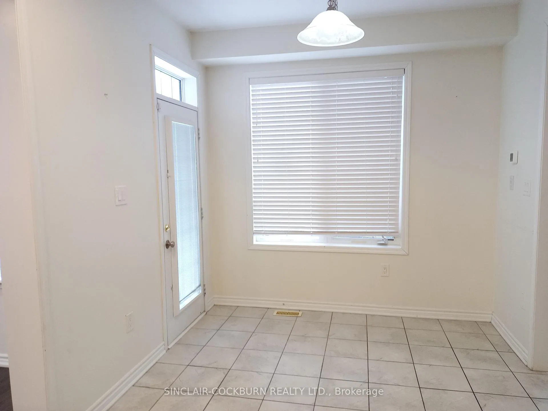 Photo 7 of 4 Redfern Street, Brampton, Northwest Brampton — HOMEH