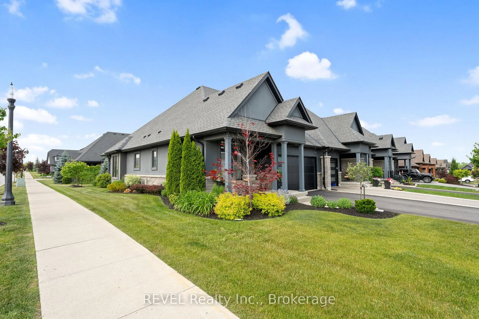 Photo 2 of 120 Carrick Trail, Welland, Hwy 406/Welland — HOMEH