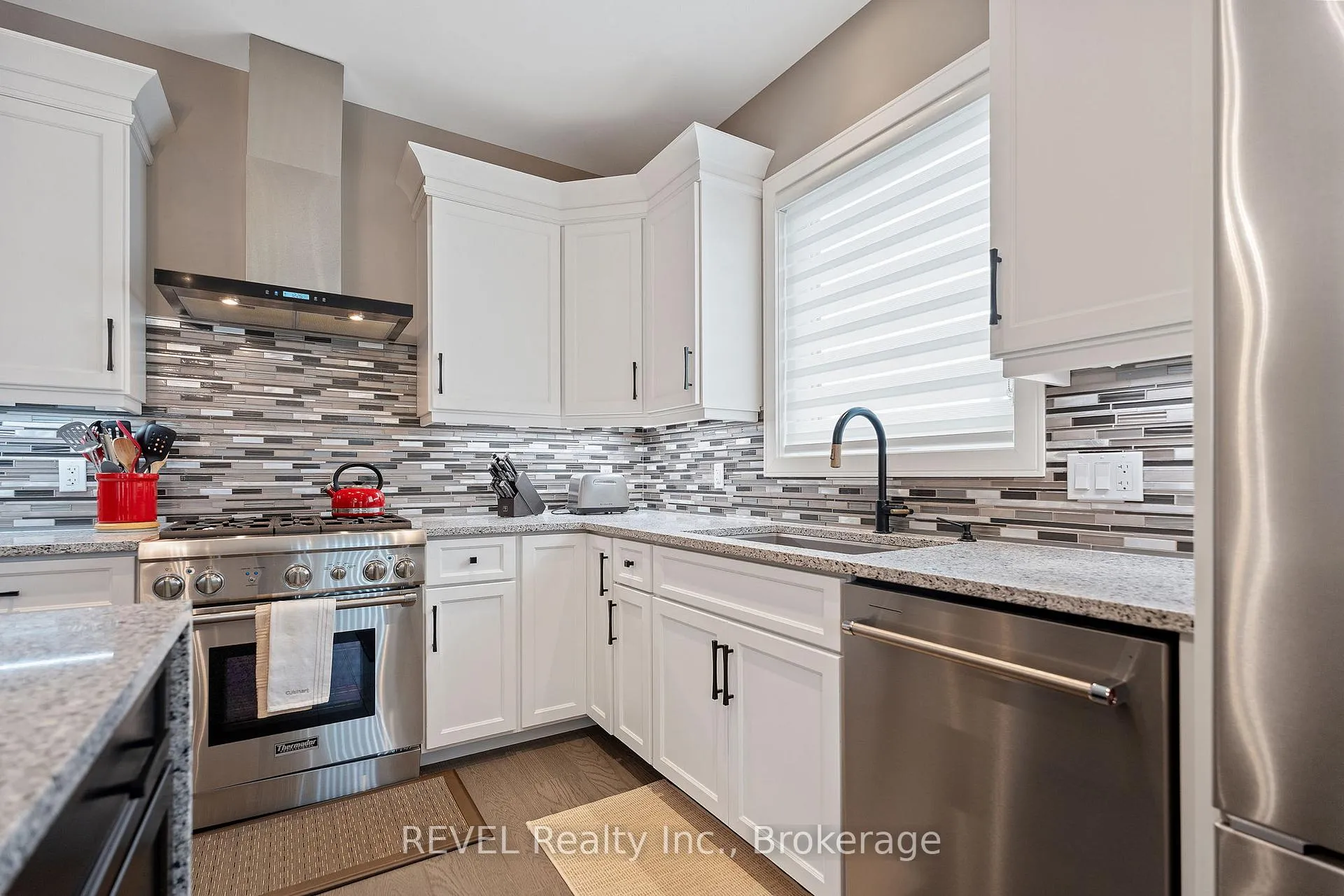 Photo 11 of 120 Carrick Trail, Welland, Hwy 406/Welland — HOMEH