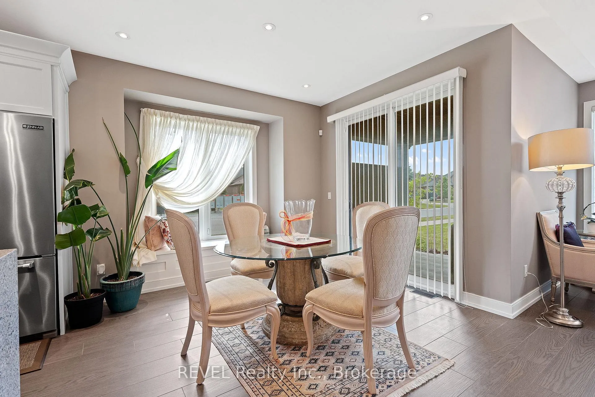 Photo 12 of 120 Carrick Trail, Welland, Hwy 406/Welland — HOMEH
