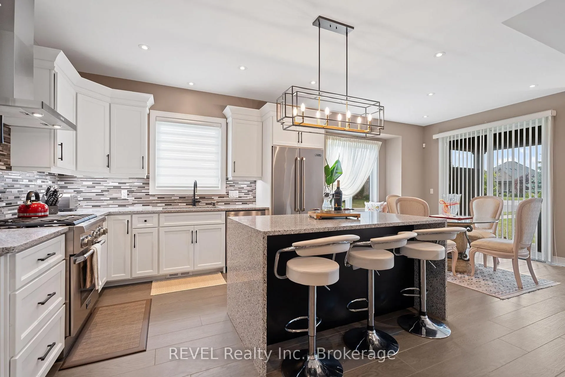 Photo 17 of 120 Carrick Trail, Welland, Hwy 406/Welland — HOMEH