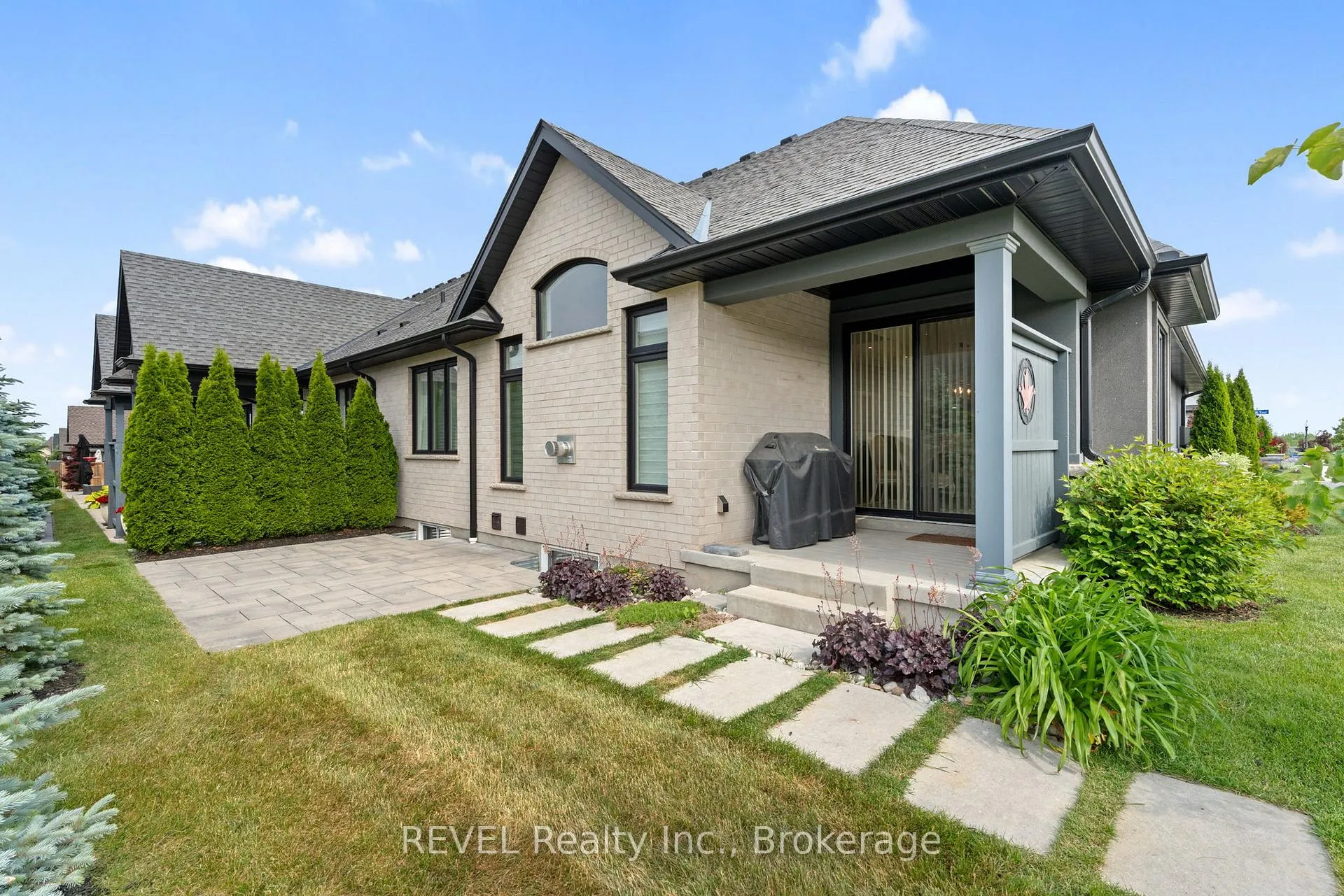 Photo 37 of 120 Carrick Trail, Welland, Hwy 406/Welland — HOMEH