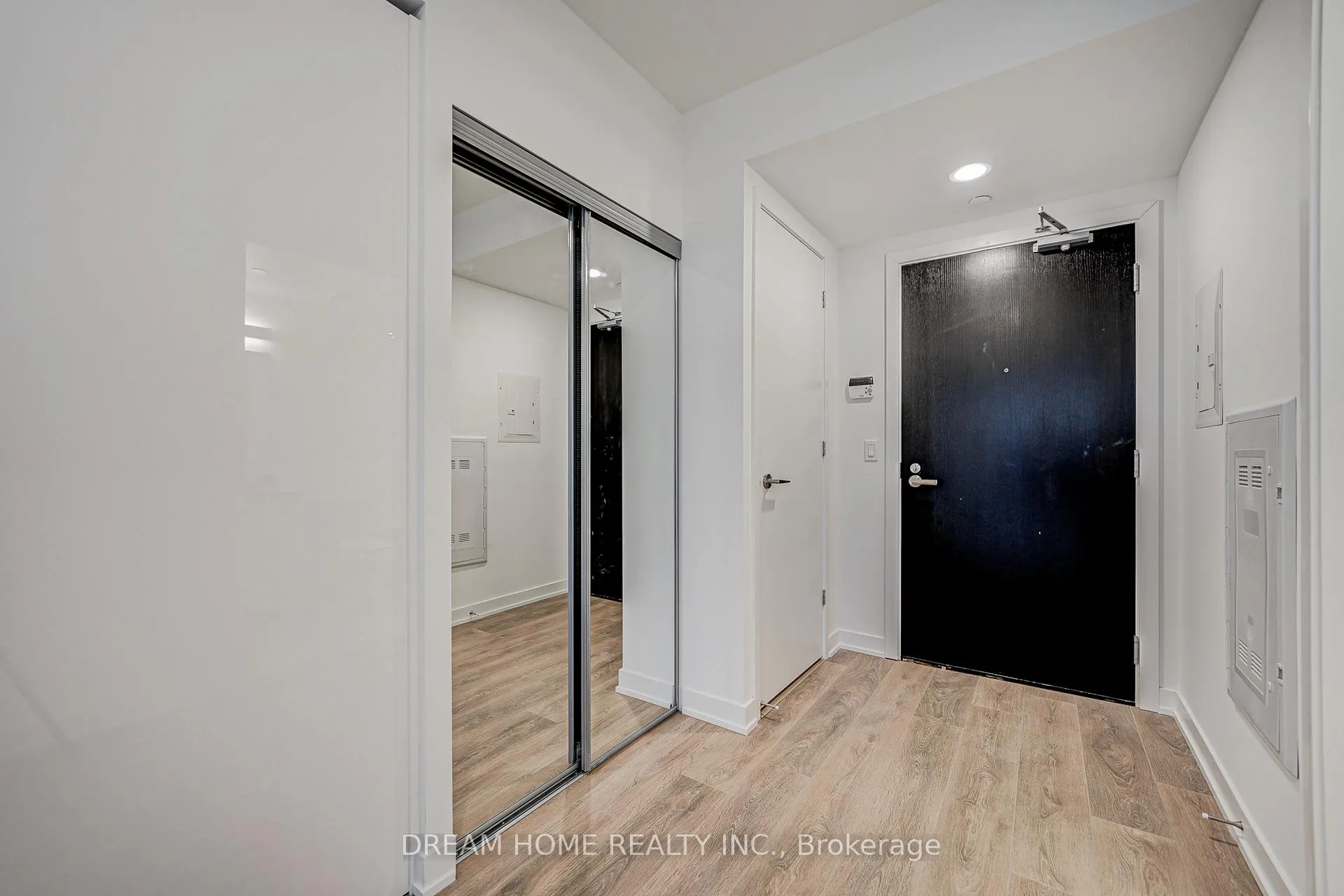 Photo 2 of Unit 4005, 501 Yonge Street, Toronto, Church-Yonge Corridor — HOMEH