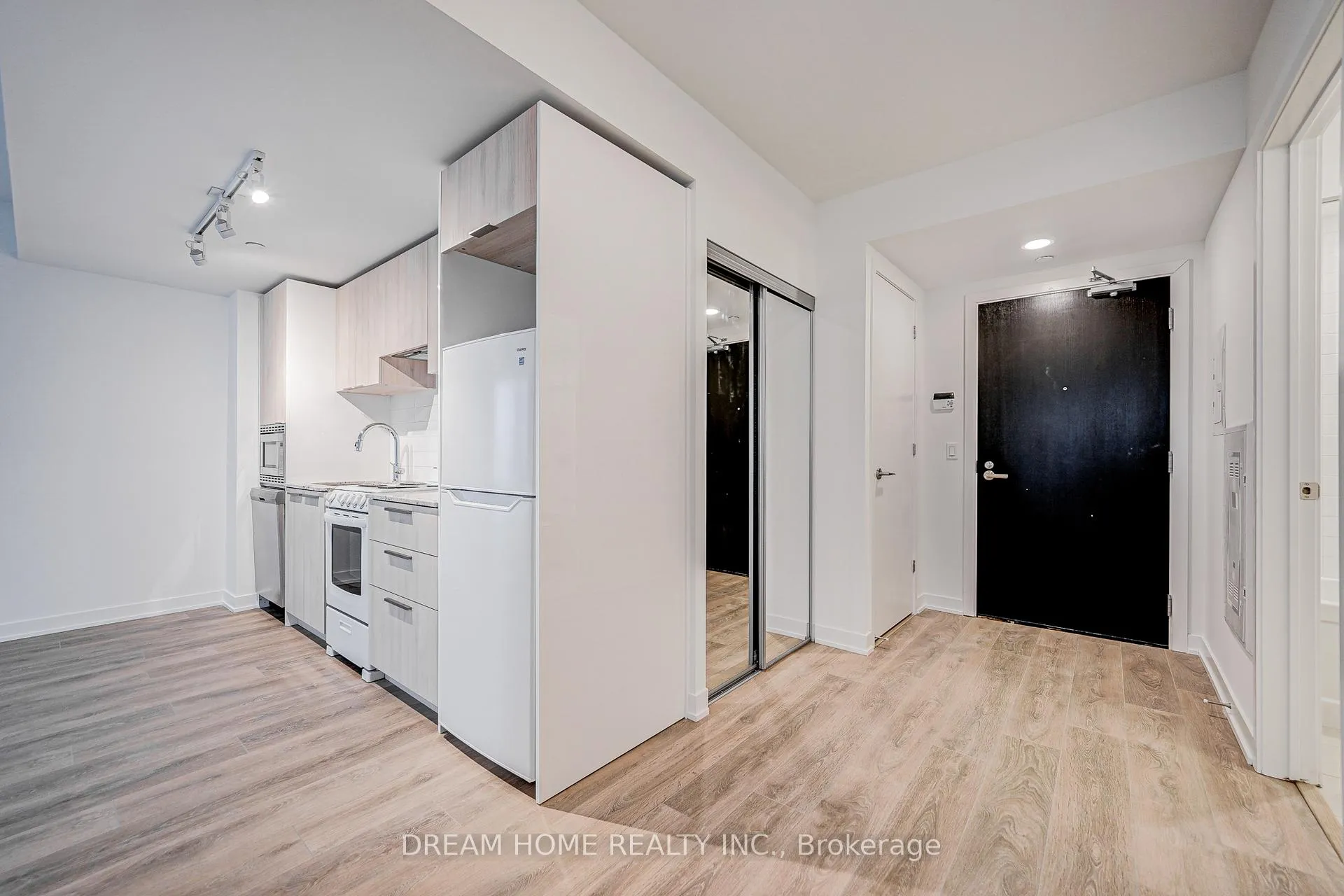 Photo 3 of Unit 4005, 501 Yonge Street, Toronto, Church-Yonge Corridor — HOMEH