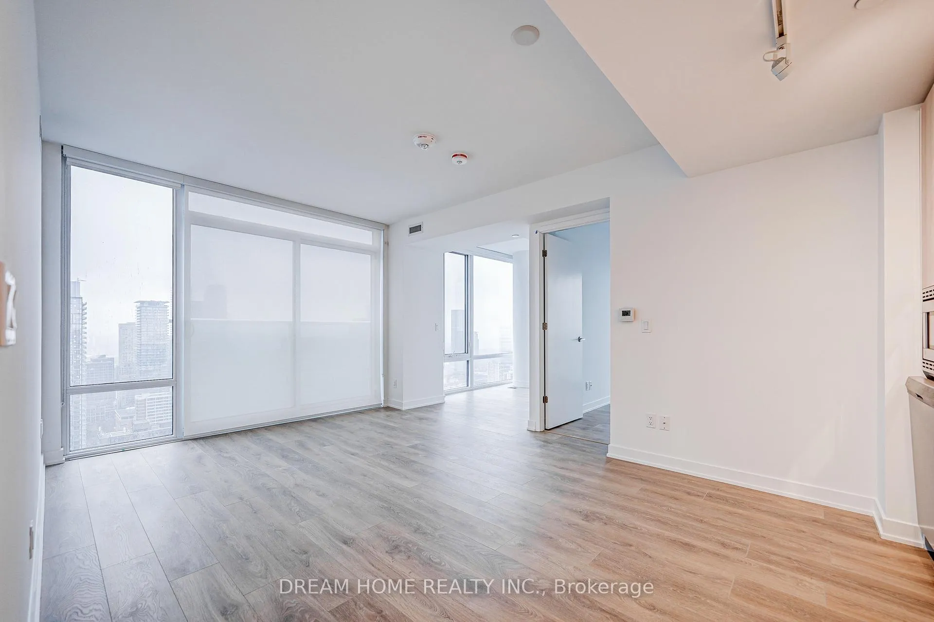 Photo 4 of Unit 4005, 501 Yonge Street, Toronto, Church-Yonge Corridor — HOMEH