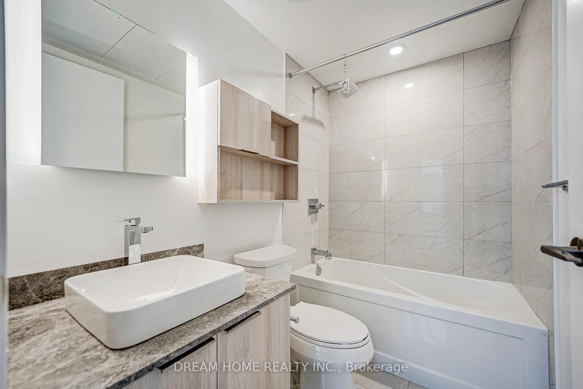 Photo 17 of Unit 4005, 501 Yonge Street, Toronto, Church-Yonge Corridor — HOMEH