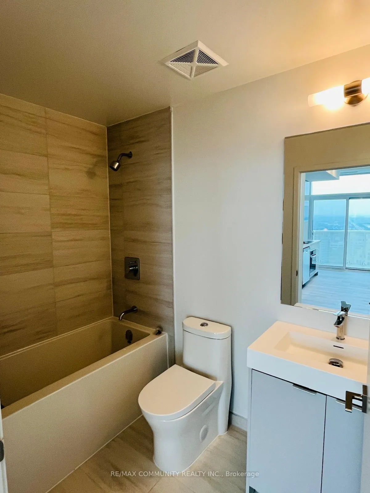 Photo 5 of Unit 2504, 474 Caldari Road N, Vaughan, Concord — HOMEH