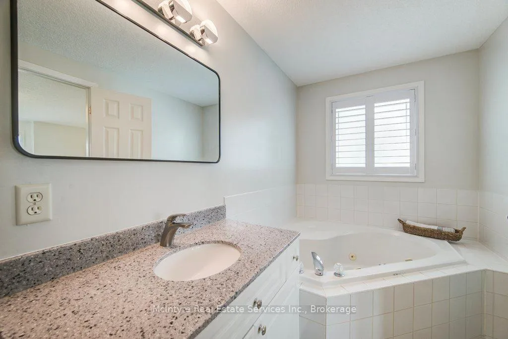 Photo 31 of 91 Glencliffe Court, Kitchener — HOMEH