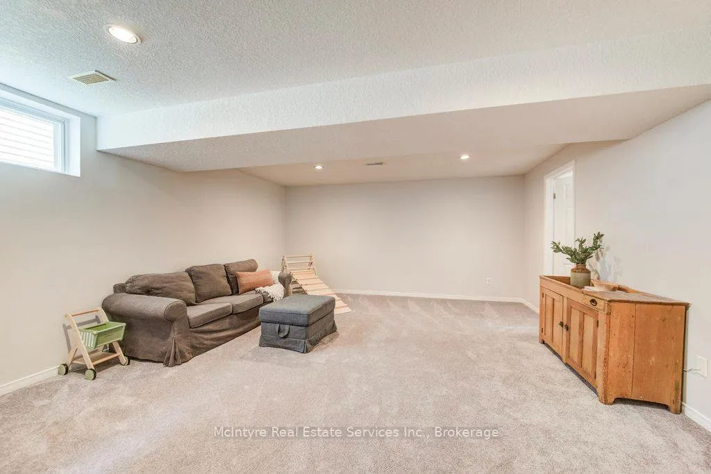 Photo 33 of 91 Glencliffe Court, Kitchener — HOMEH